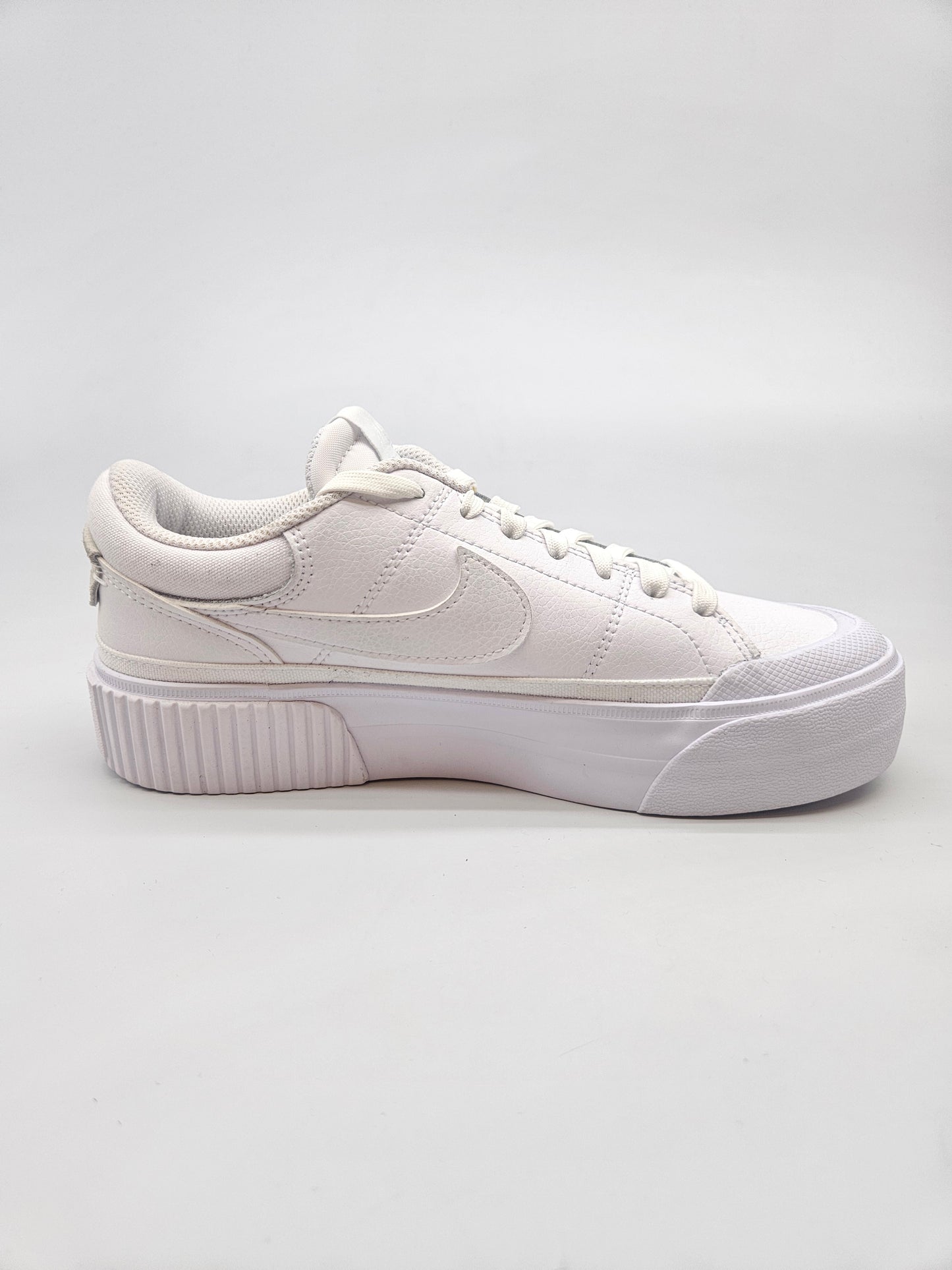 NIKE NOVI ORIGINAL PATIKI BR 37.5