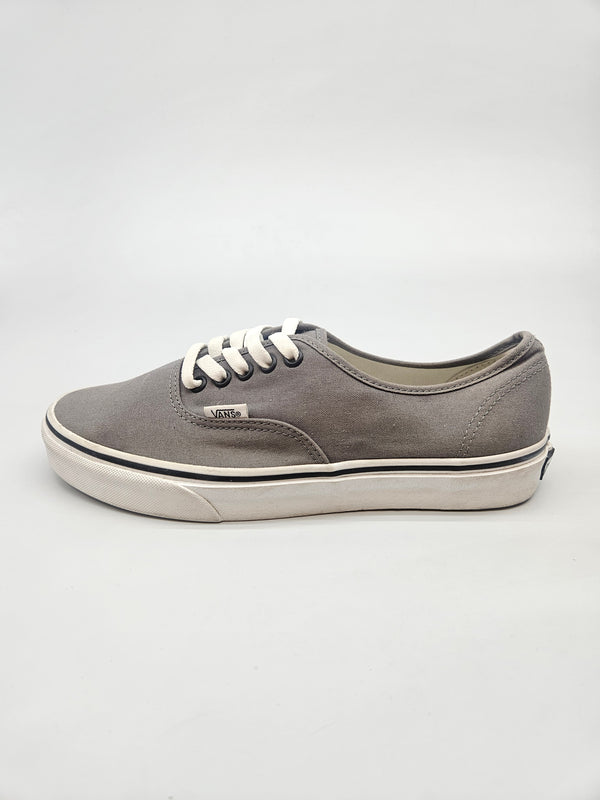 VANS NOVI ORIGINAL PATIKI BR 40.5