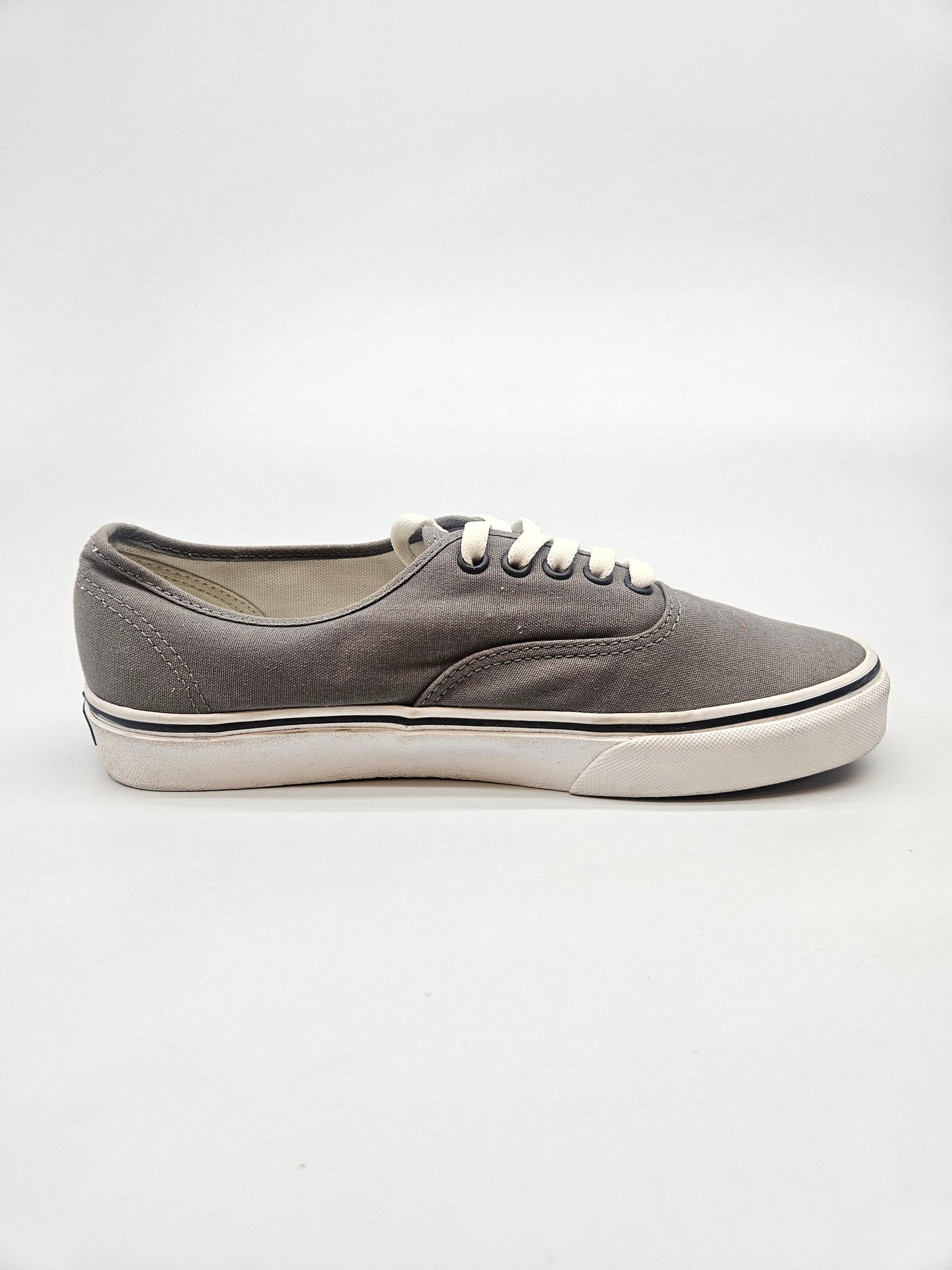 VANS NOVI ORIGINAL PATIKI BR 40.5