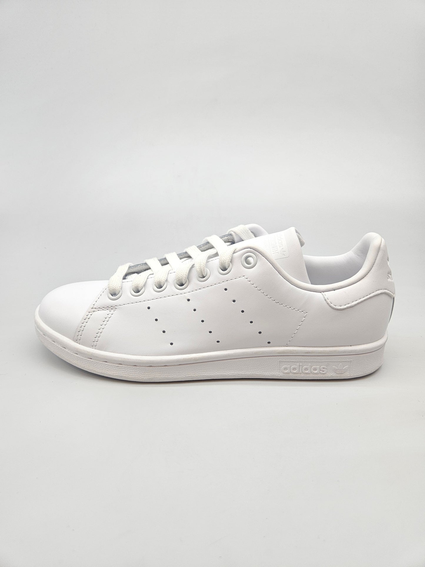 ADIDAS NOVI ORIGINAL PATIKI BR 38.5