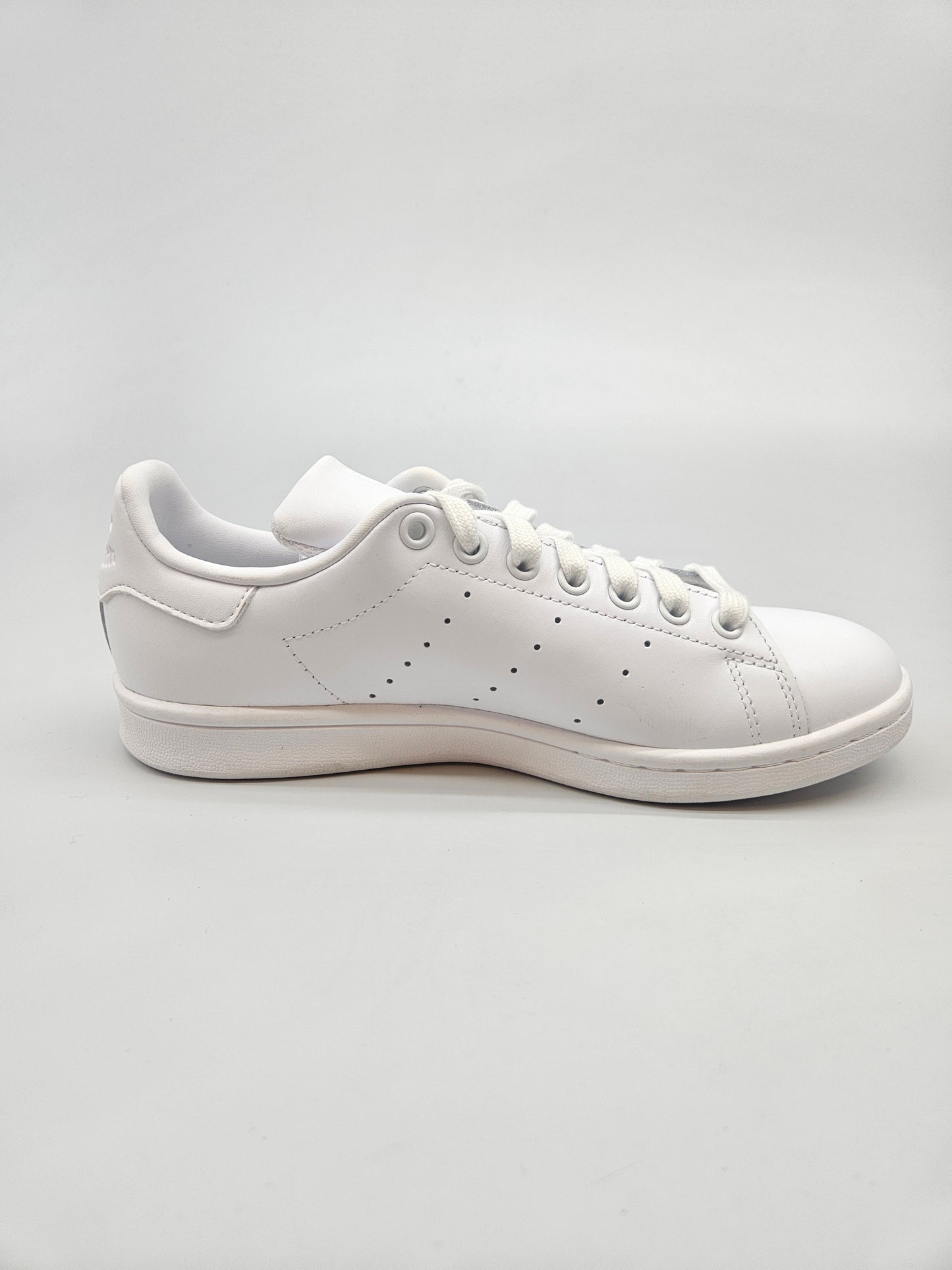 ADIDAS NOVI ORIGINAL PATIKI BR 38.5