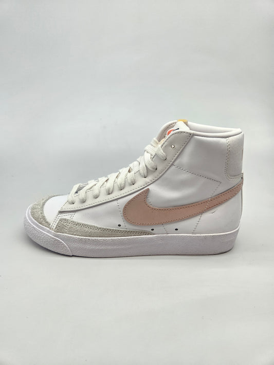 NIKE NOVI ORIGINAL PATIKI BR 38.5