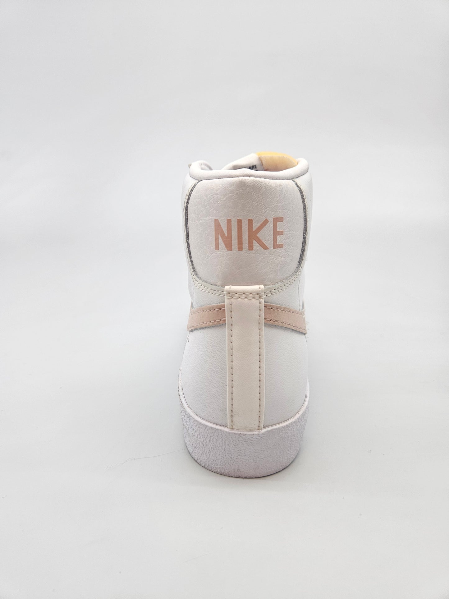NIKE NOVI ORIGINAL PATIKI BR 38.5