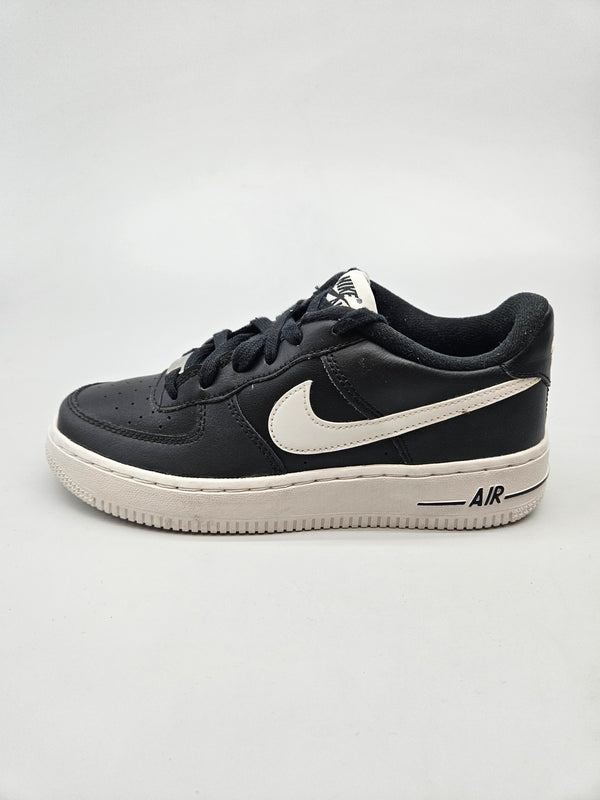 NIKE NOVI ORIGINAL PATIKI BR 38
