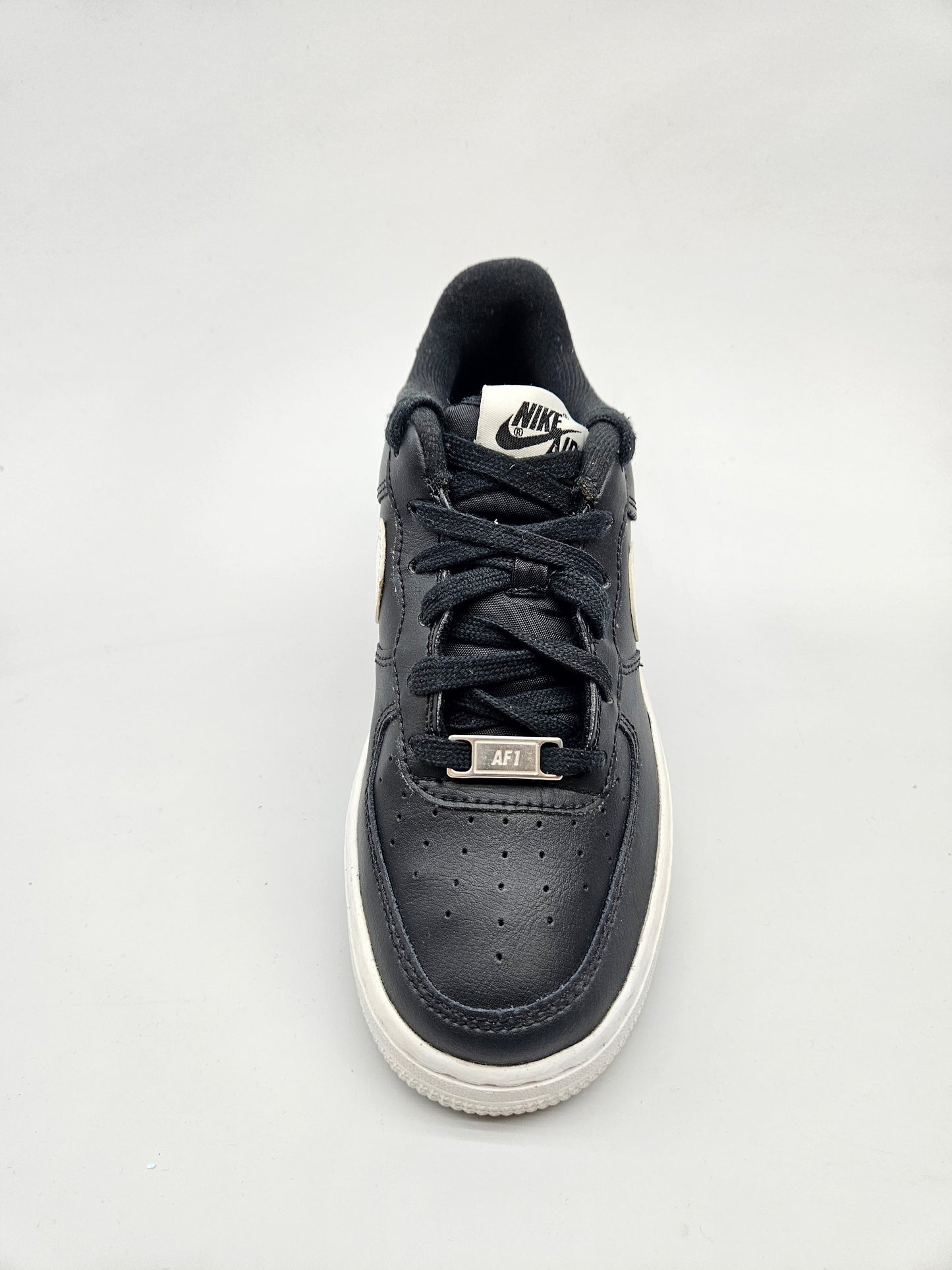 NIKE NOVI ORIGINAL PATIKI BR 38