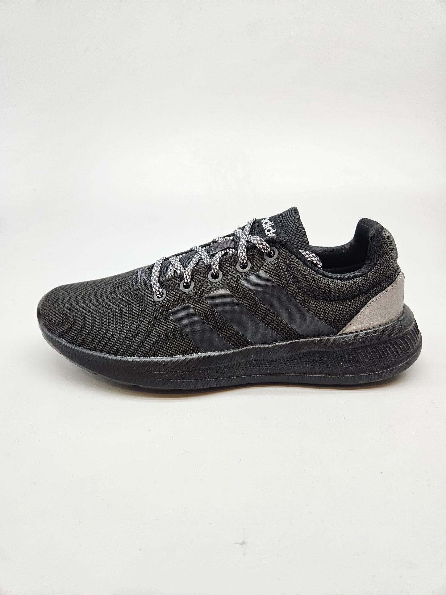 ADIDAS NOVI ORIGINAL PATIKI BR 39