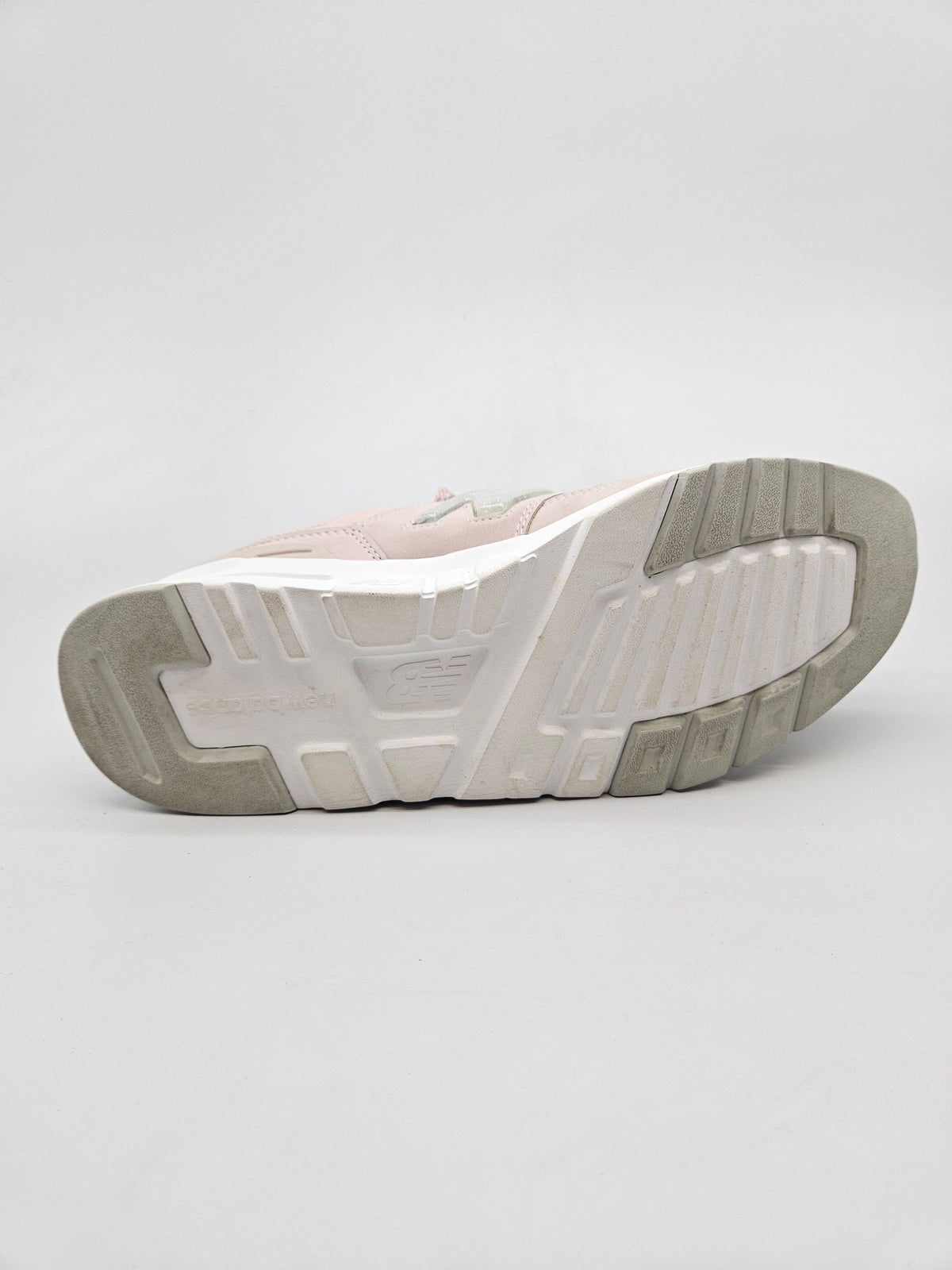 NEW BALANCE ORIGINAL PATIKI 41.5