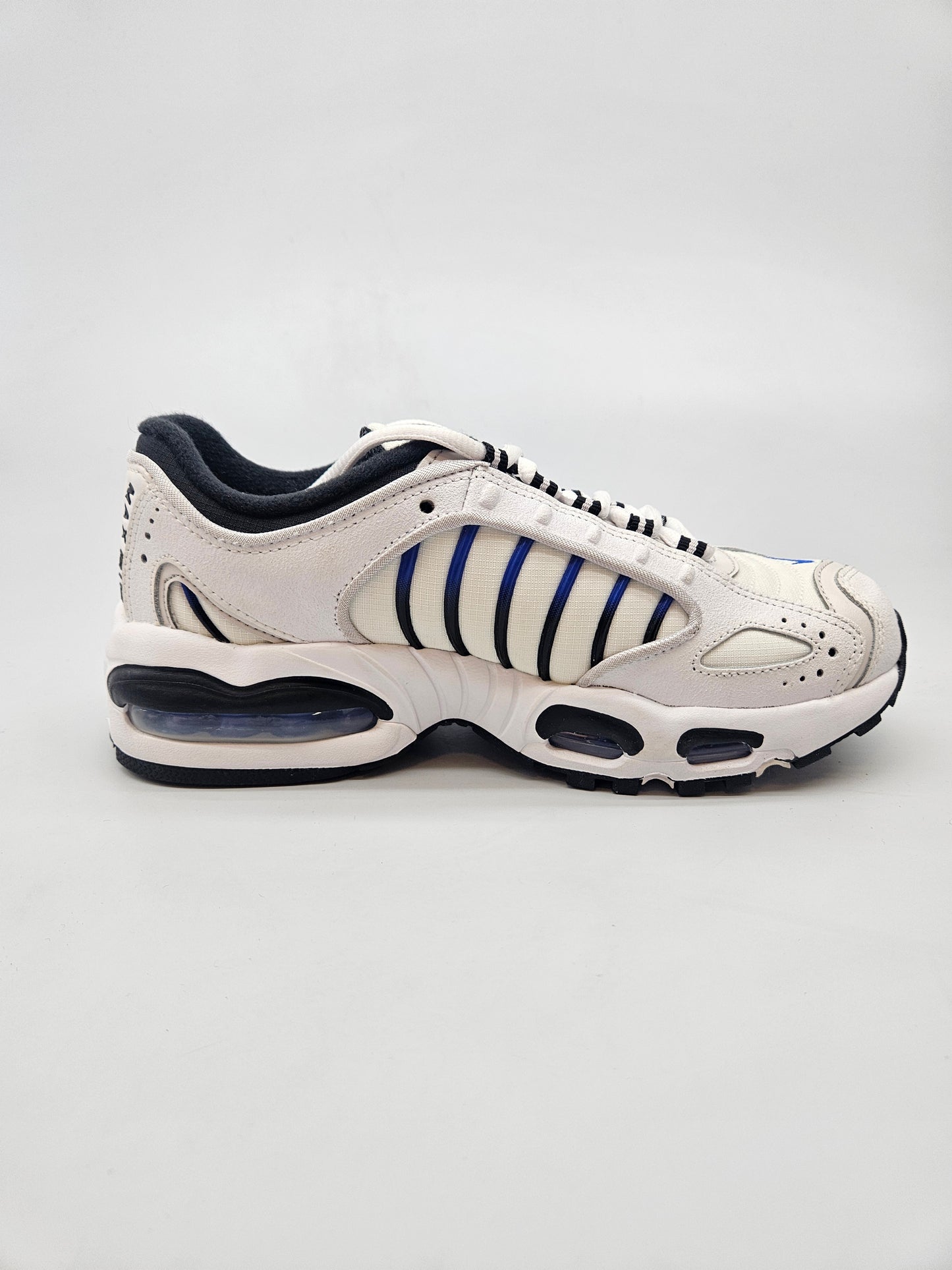 NIKE NOVI PATIKI BR 37.5