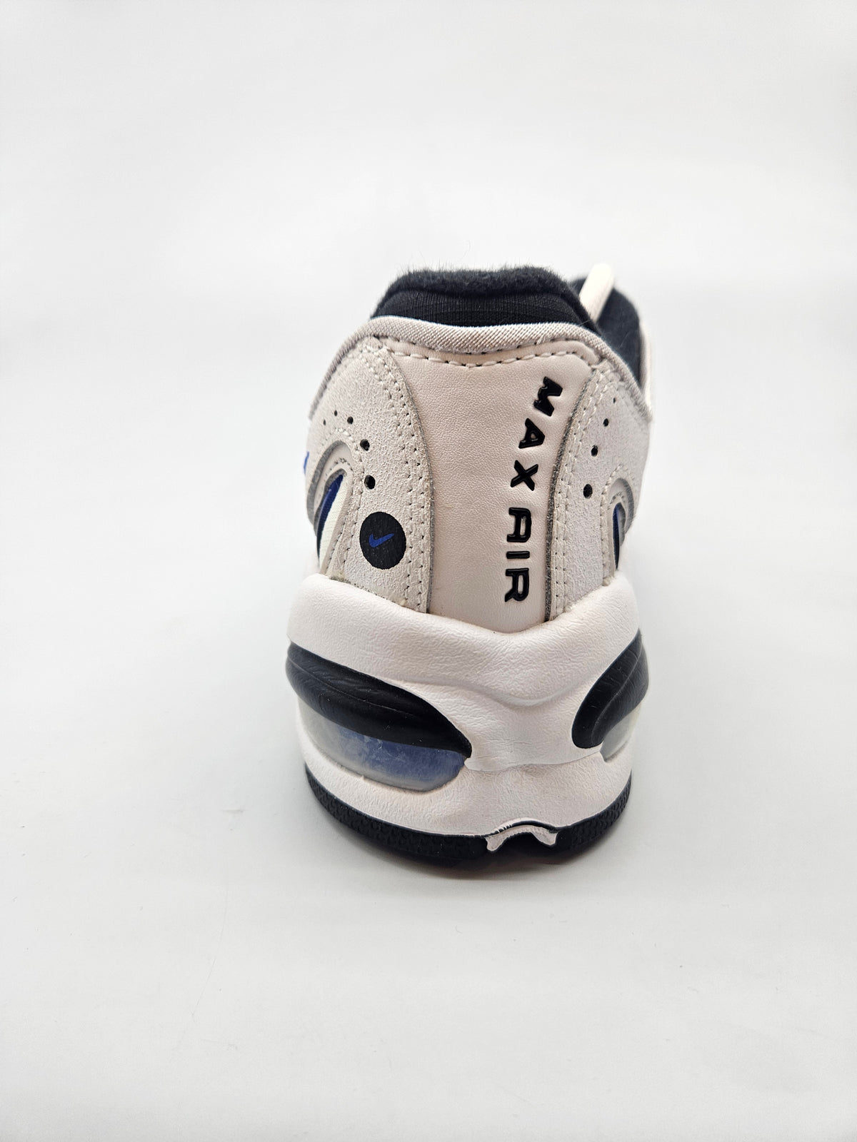 NIKE NOVI PATIKI BR 37.5