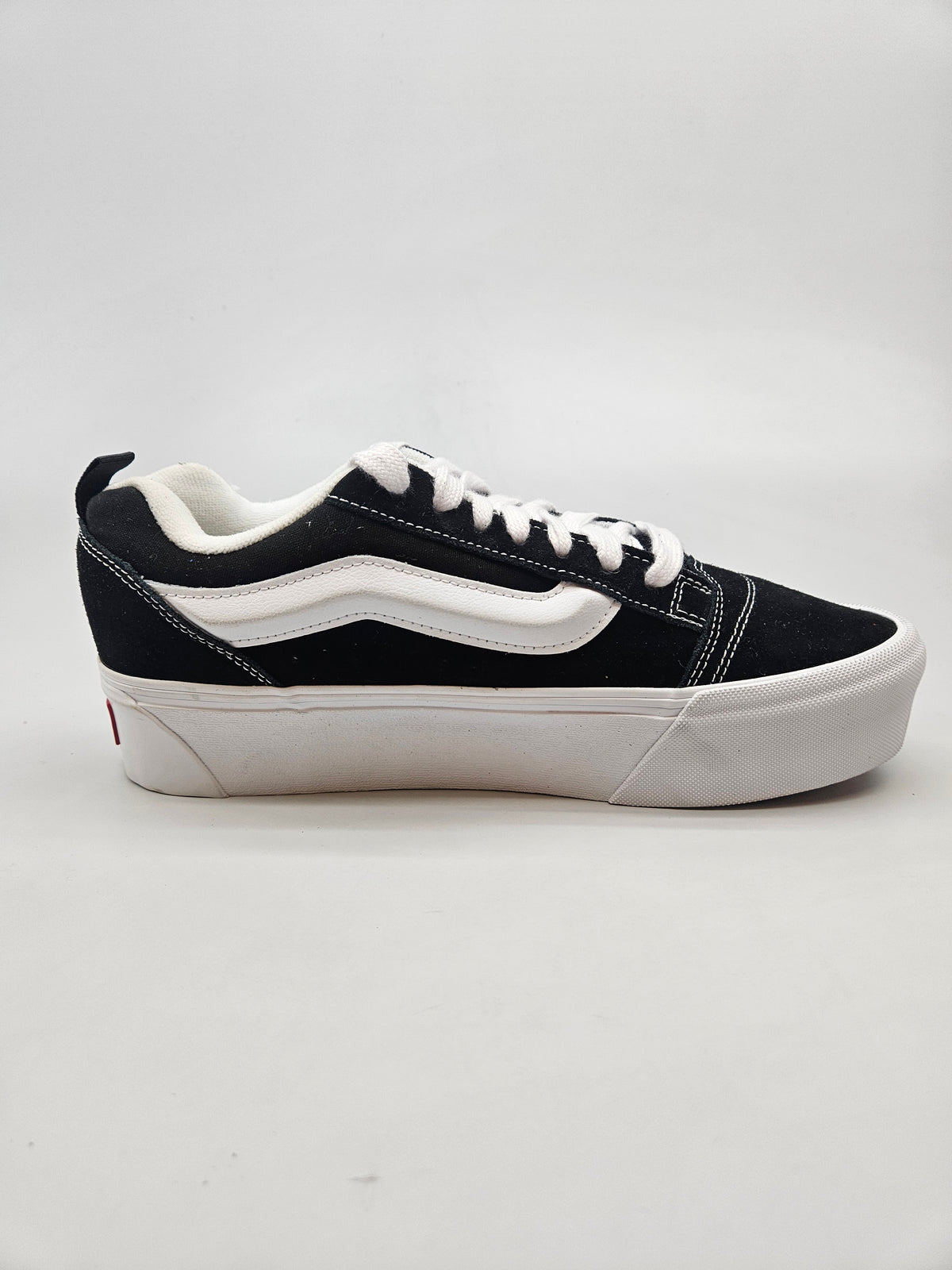 VANS NOVI ORIGINAL PATIKI BR 43