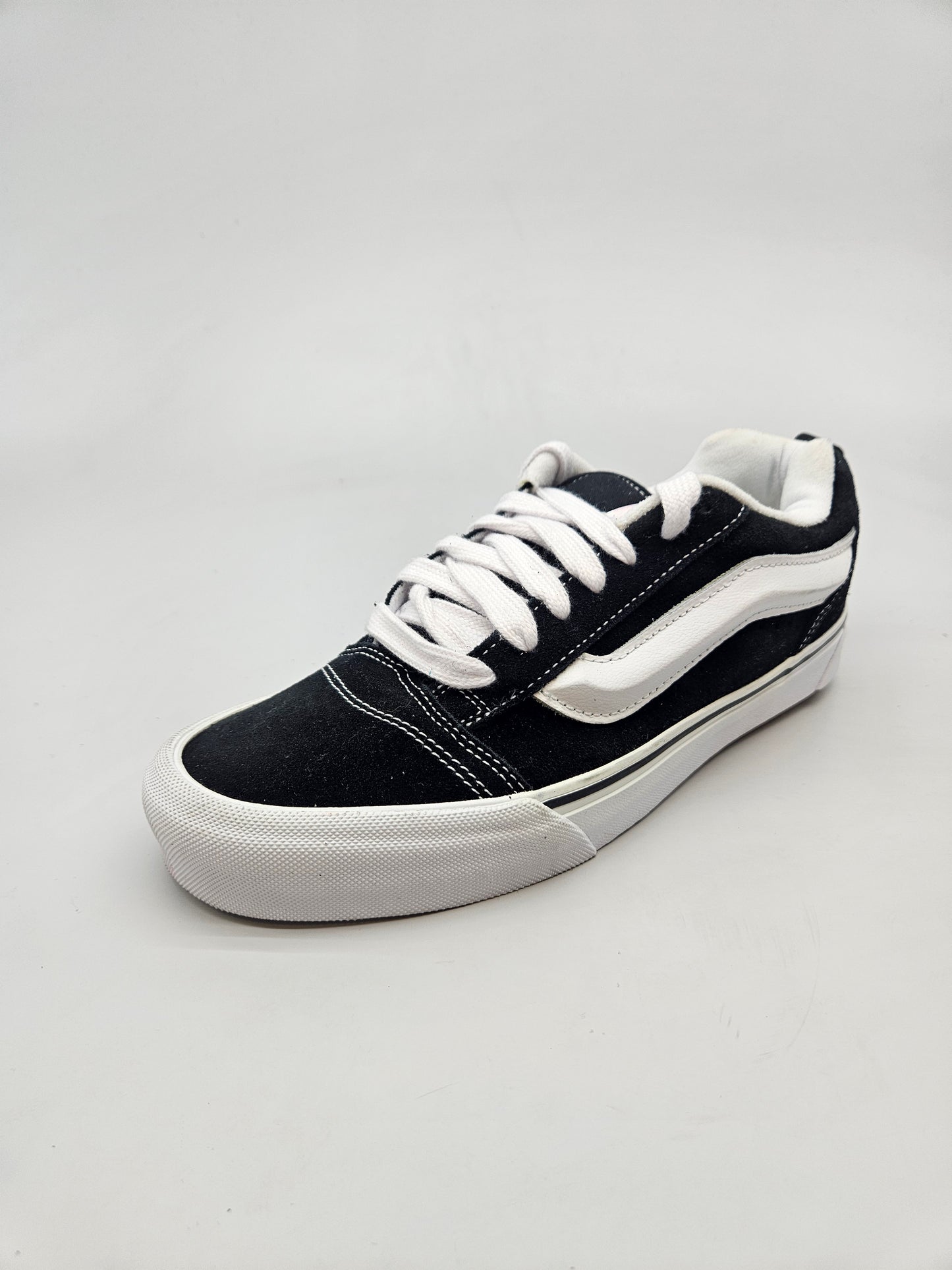 VANS NOVI ORIGINAL PATIKI BR 41