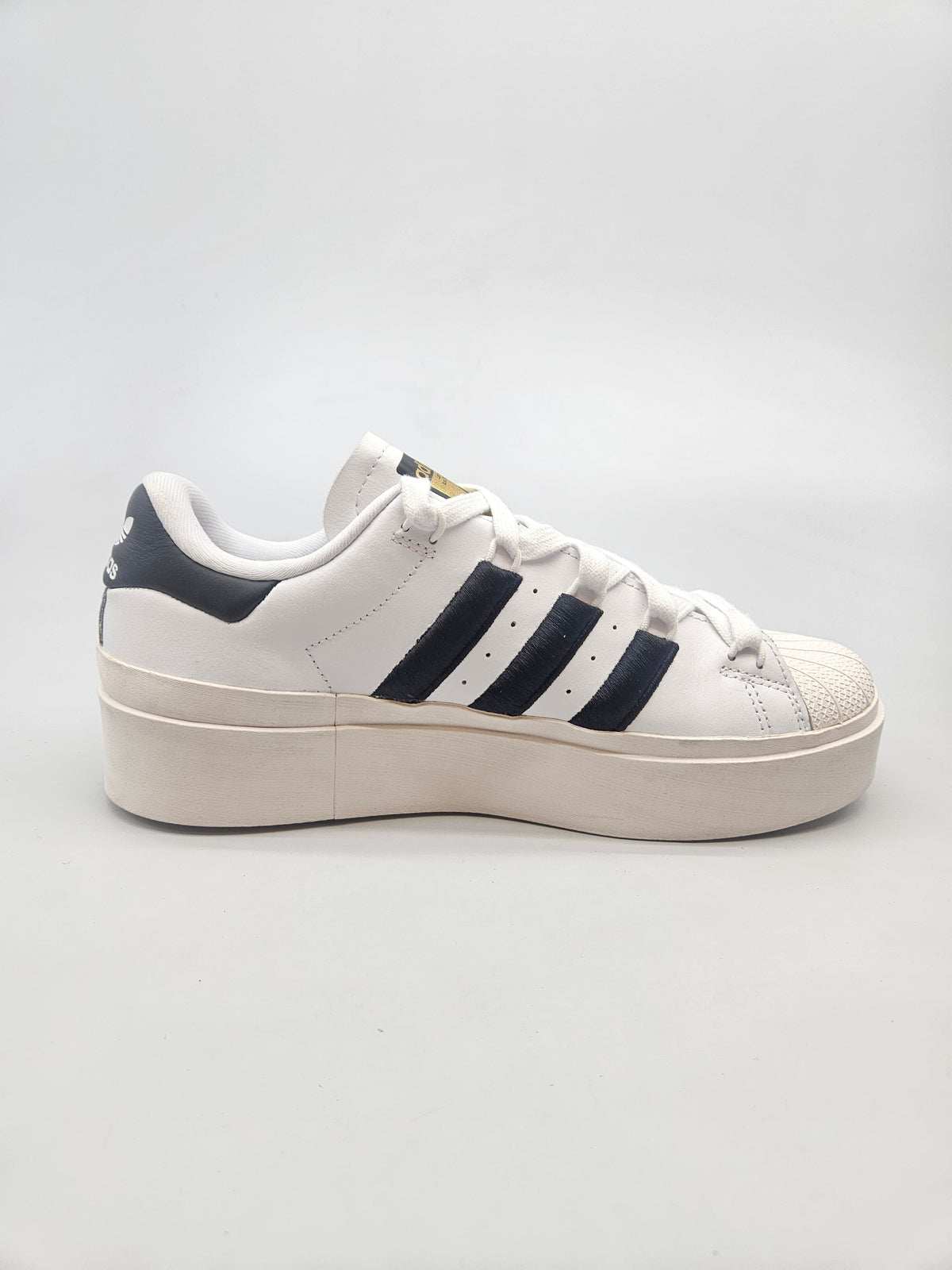 ADIDAS NOVI ORIGINAL PATIKI BR 41