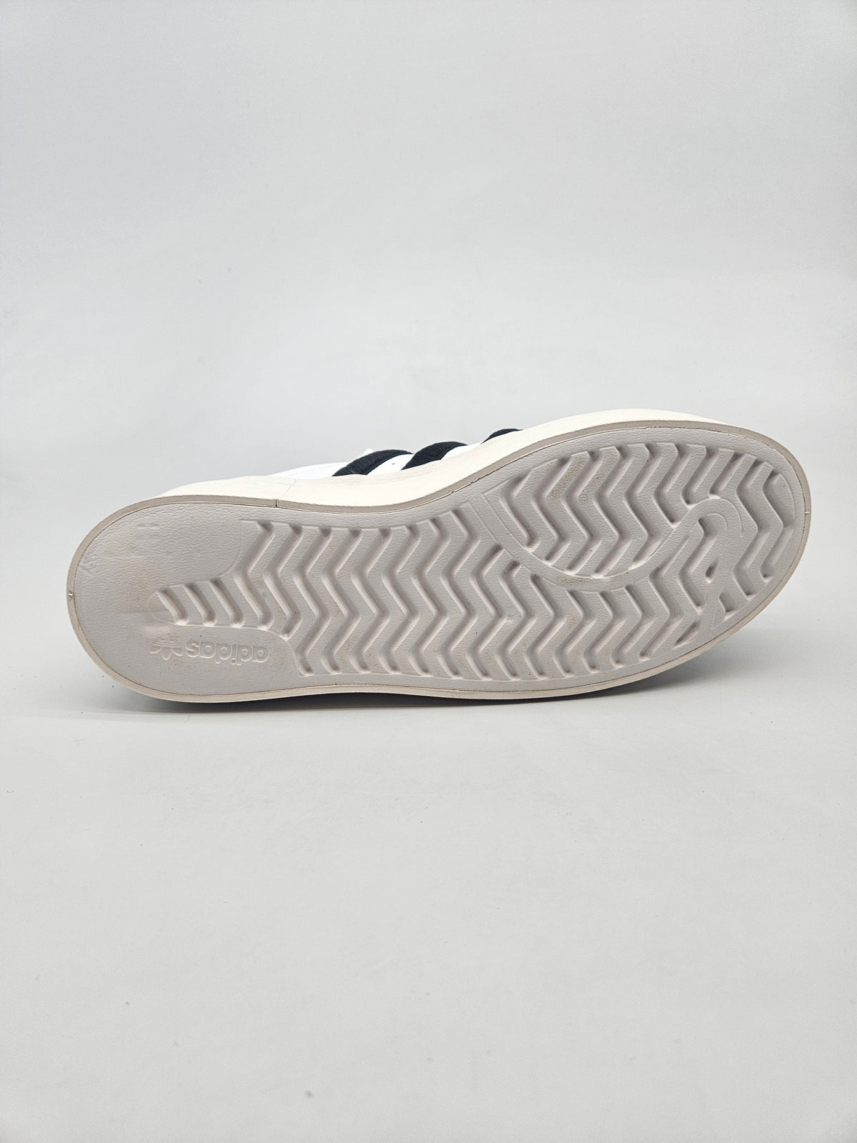 ADIDAS NOVI ORIGINAL PATIKI BR 41