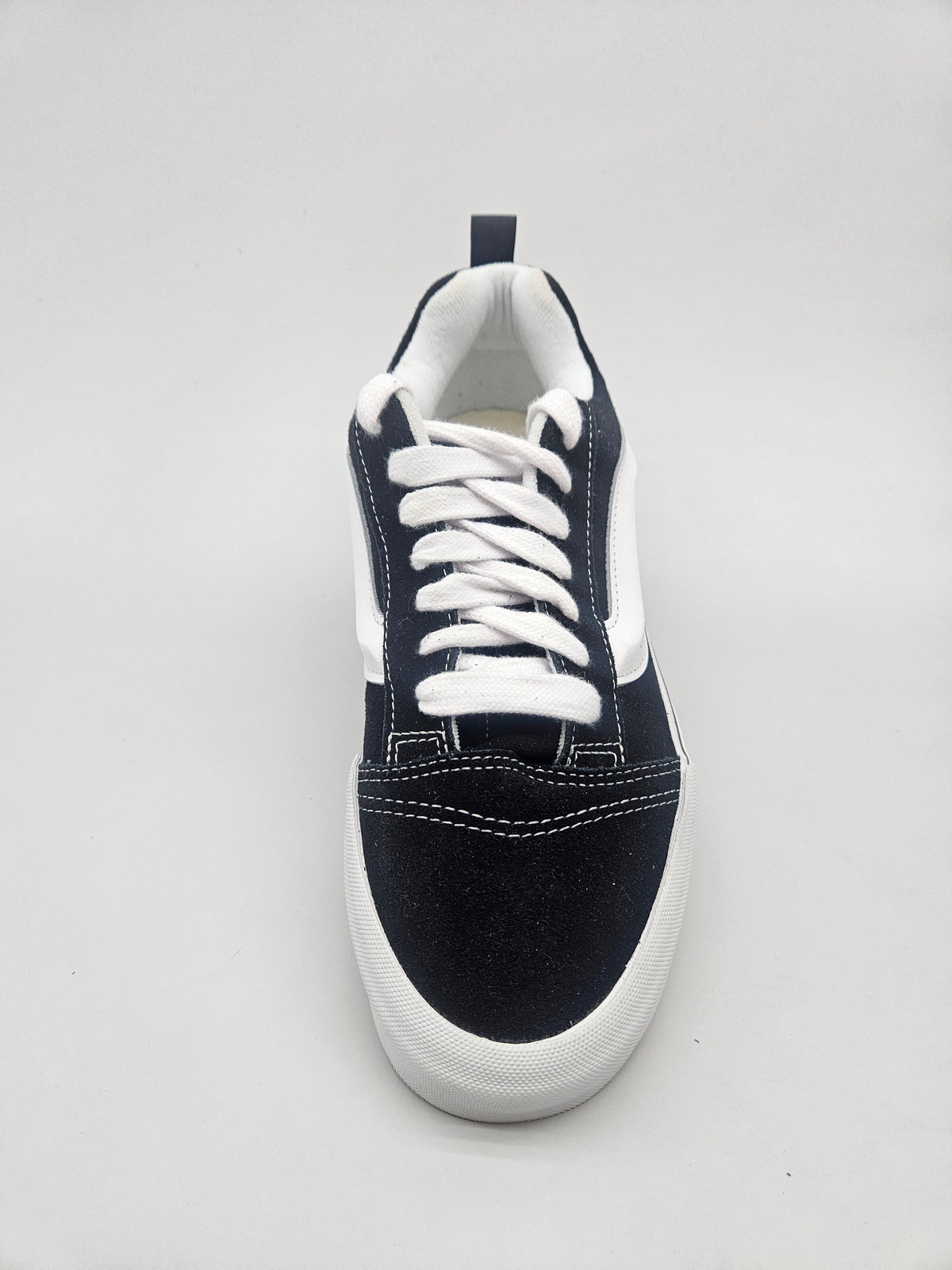 VANS NOVI ORIGINAL PATIKI BR 43