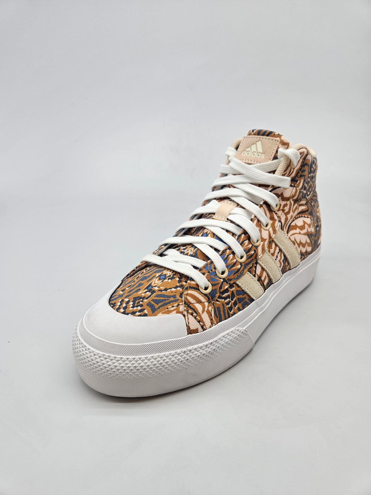ADIDAS NOVI ORIGINAL PATIKI BR 41