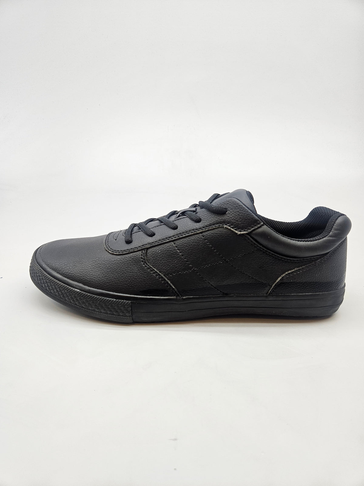 BATA NOVI ORIGINAL PATIKI BR 44