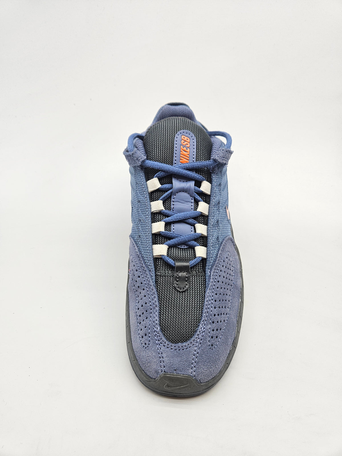 NIKE NOVI ORIGINAL PATIKI BR 41