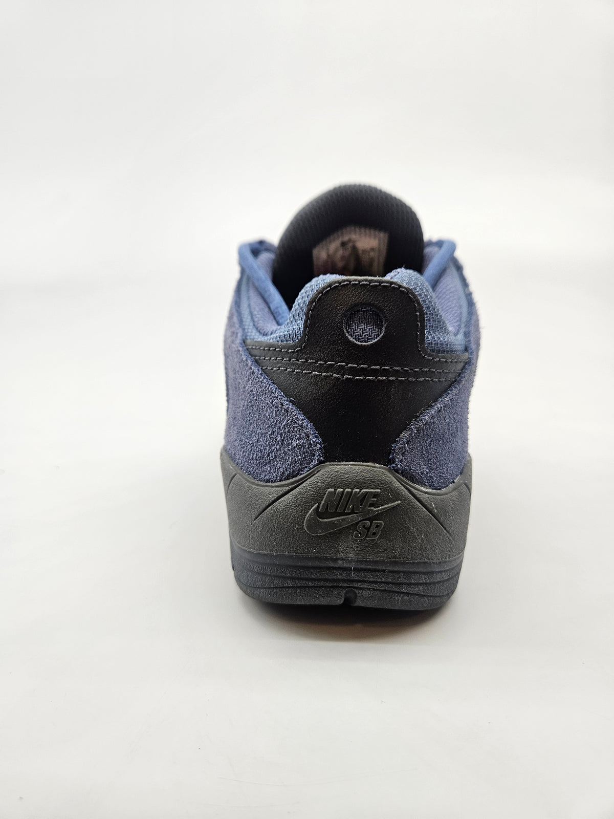 NIKE NOVI ORIGINAL PATIKI BR 41