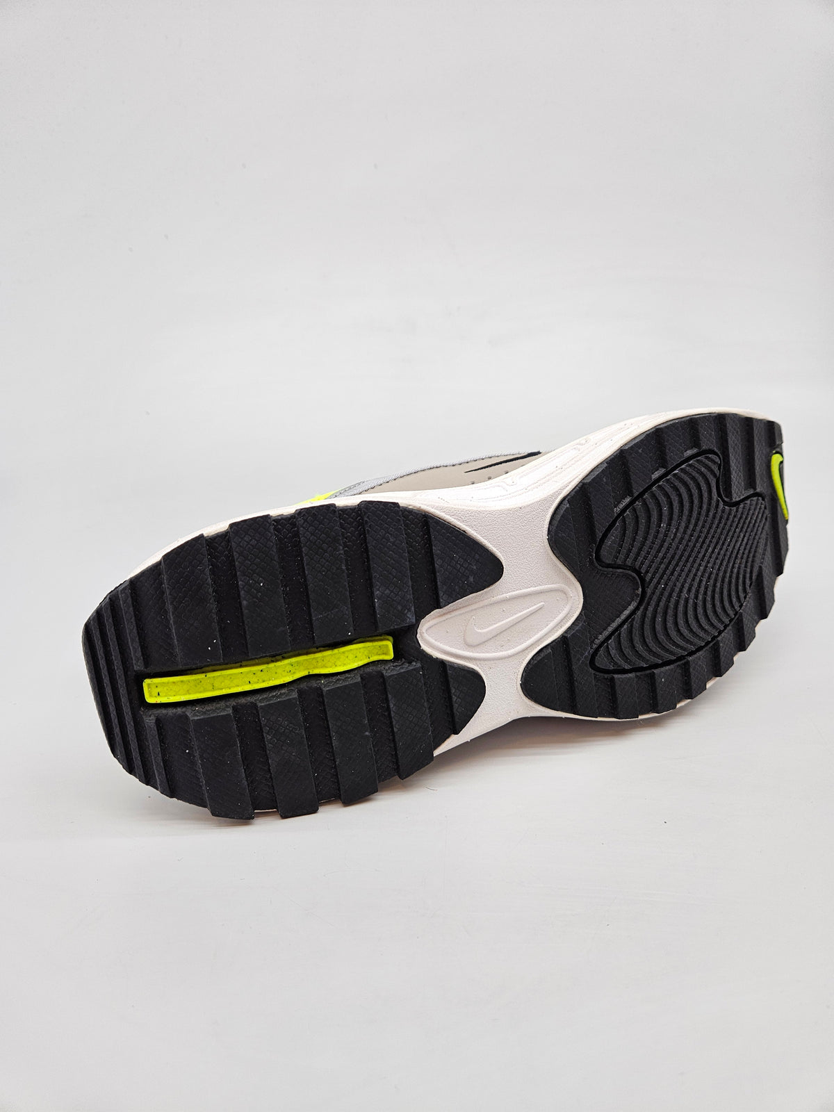 NIKE AIRMAX NOVI ORIGINAL PATIKI BR 38.5