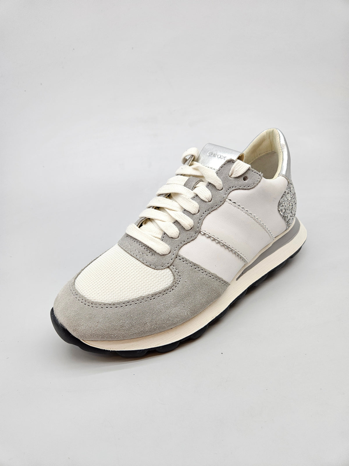 GEOX NOVI ORIGINAL PATIKI BR 37