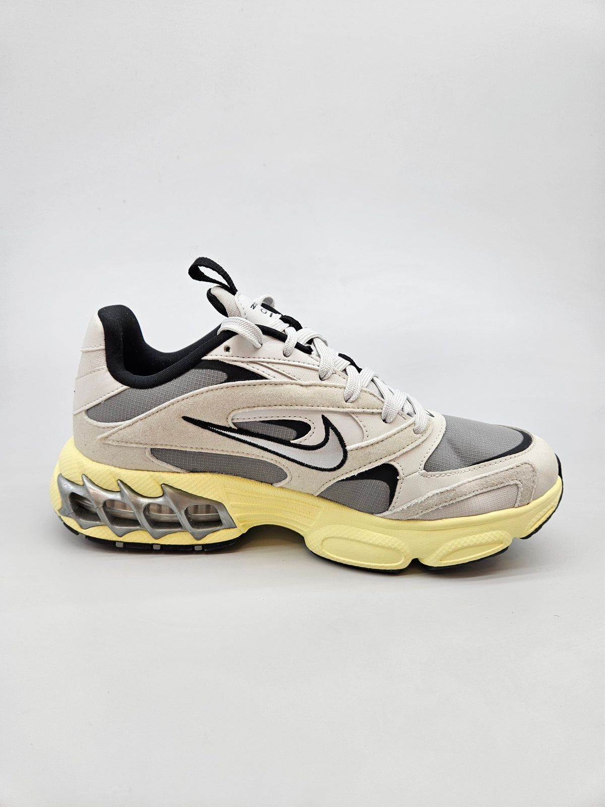 NIKE NOVI ORIGINAL PATIKI BR 39