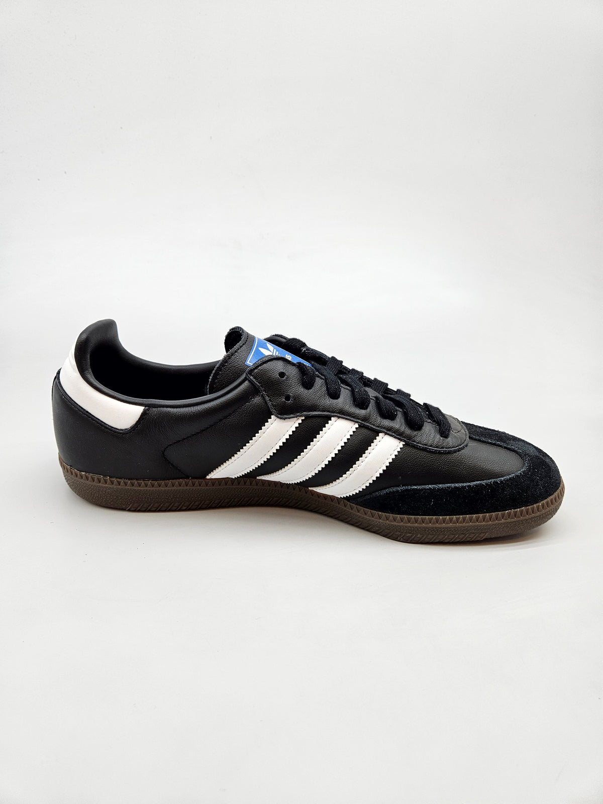 ADIDAS NOVI ORIGINAL PATIKI BR 44