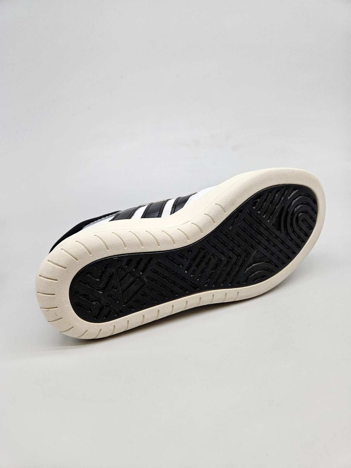 ADIDAS NOVI ORIGINAL PATIKI BR 36.5