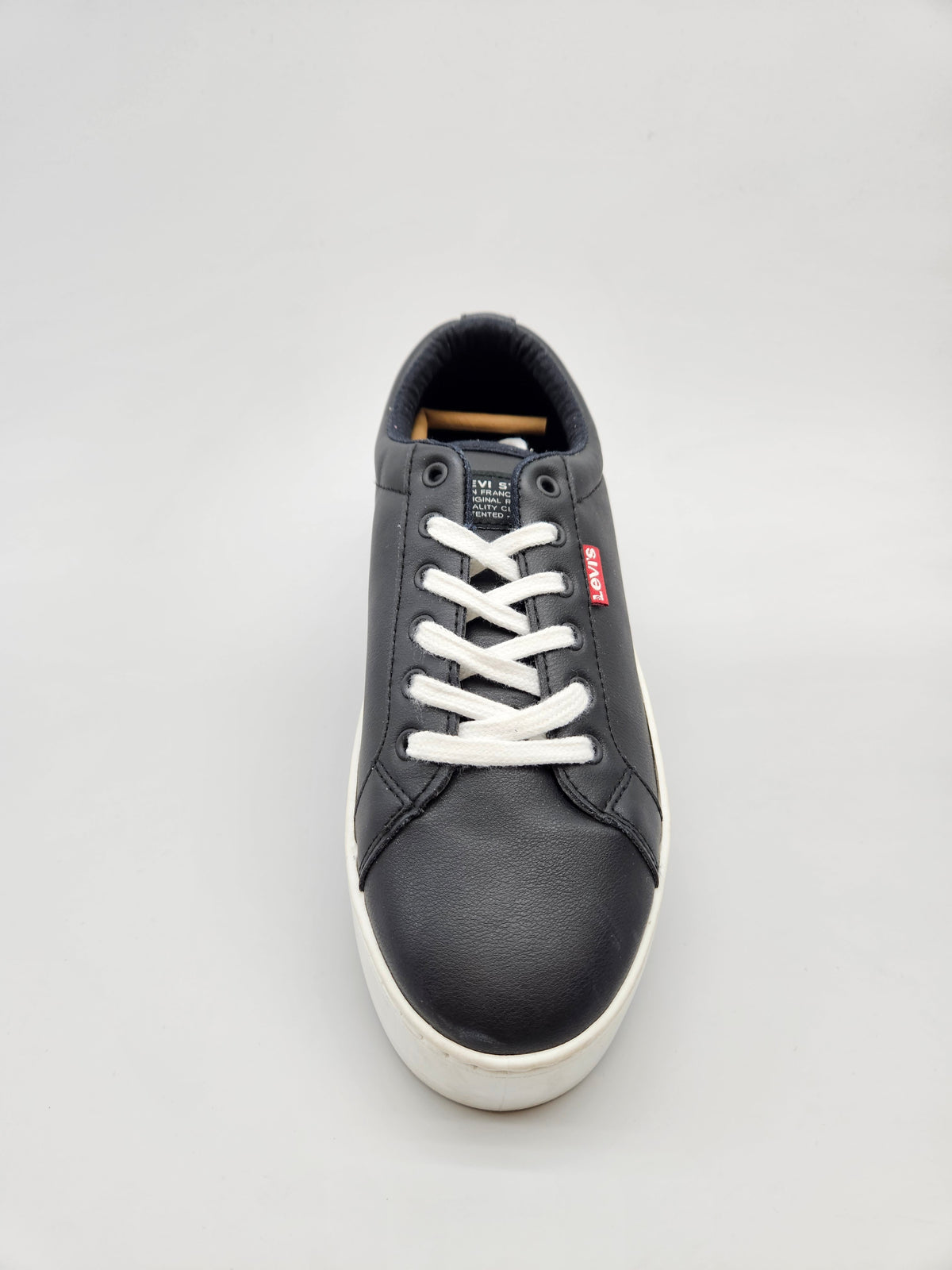 LEVIS NOVI ORIGINAL PATIKI BR 37