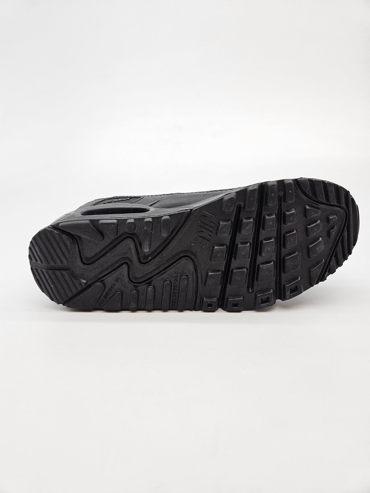 NIKE AIRMAX NOVI ORIGINAL PATIKI BR 36