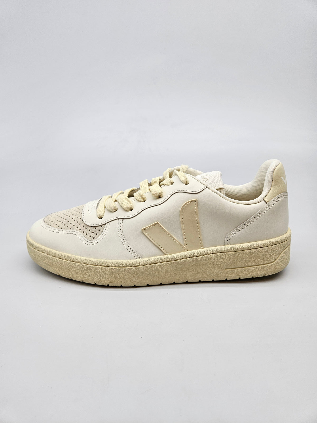 VEJA NOVI ORIGINAL PATIKI BR 40
