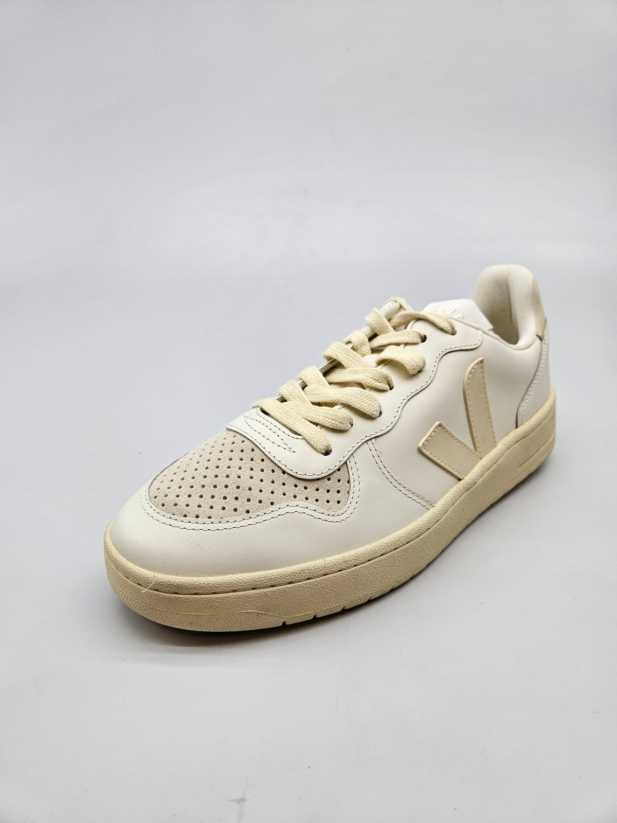 VEJA NOVI ORIGINAL PATIKI BR 40