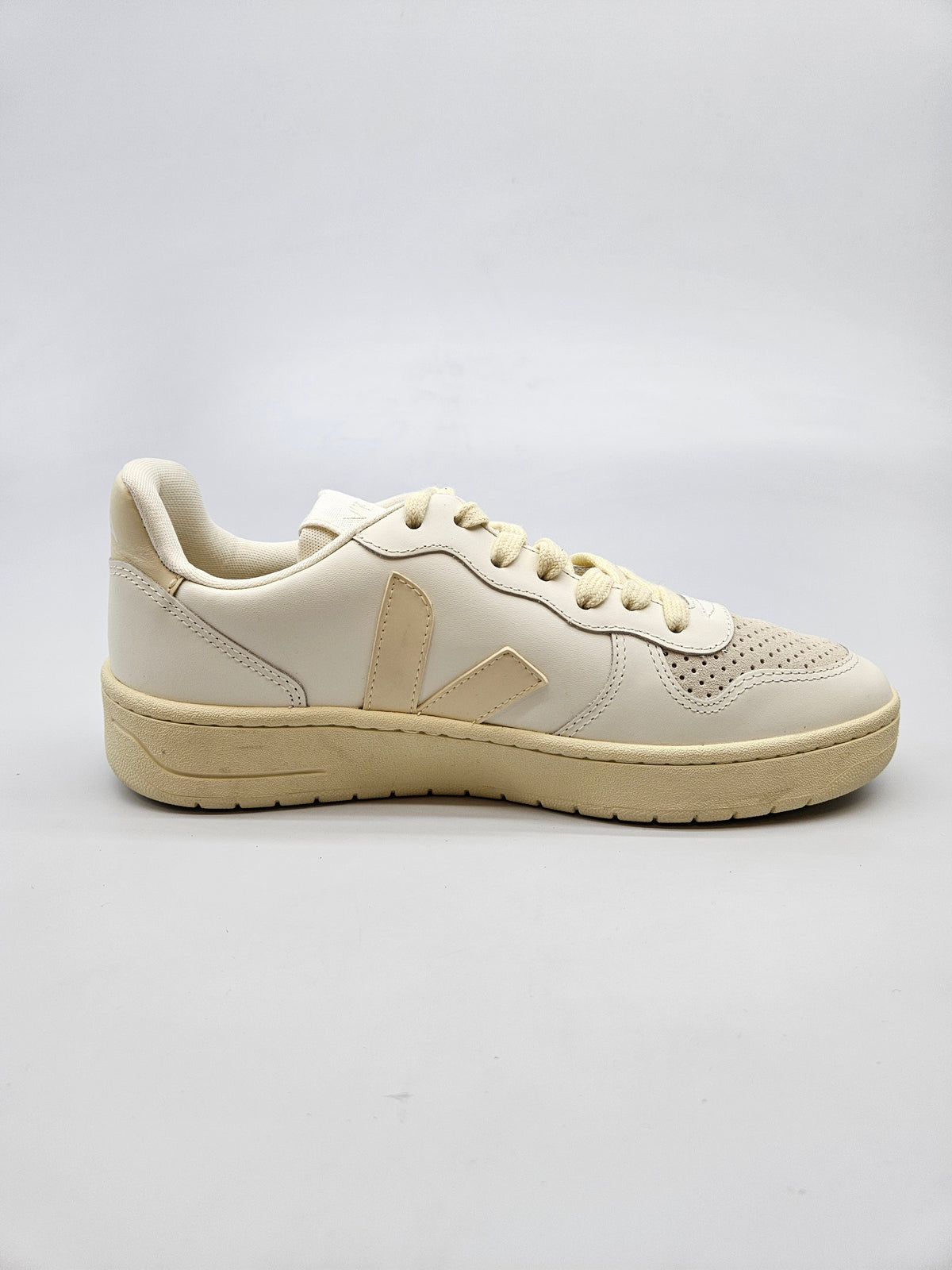 VEJA NOVI ORIGINAL PATIKI BR 40