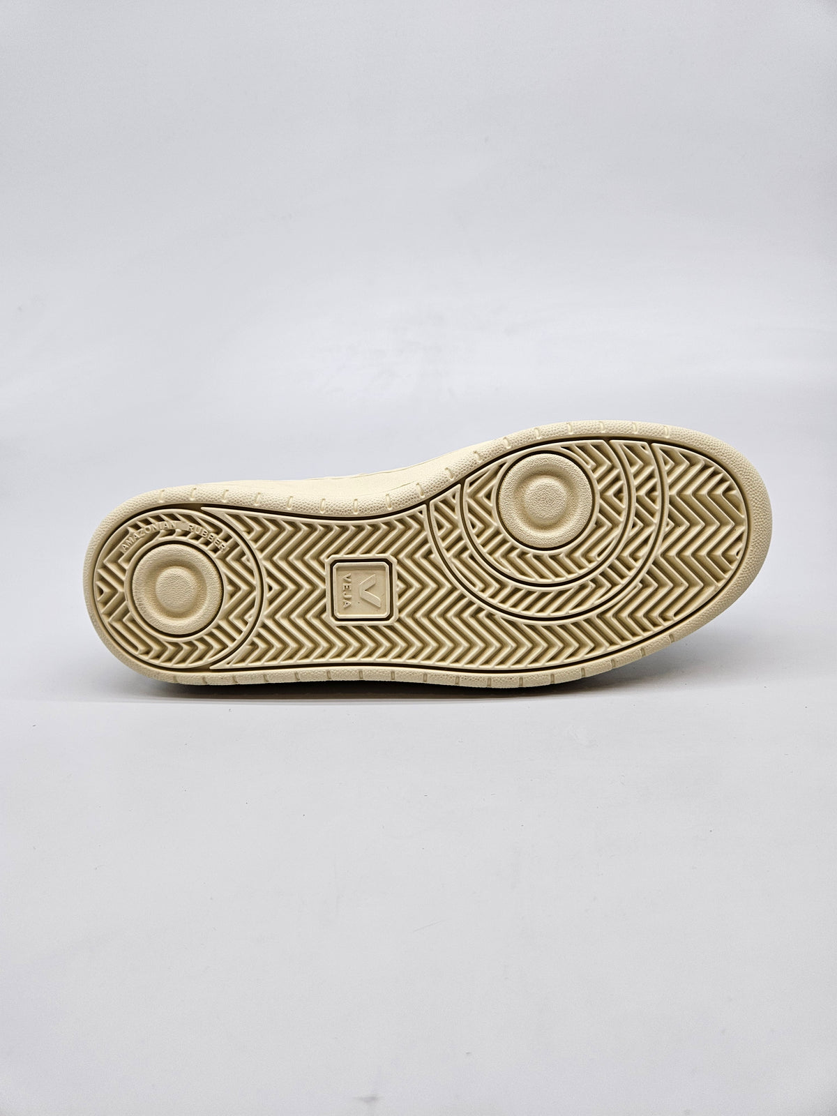 VEJA NOVI ORIGINAL PATIKI BR 40