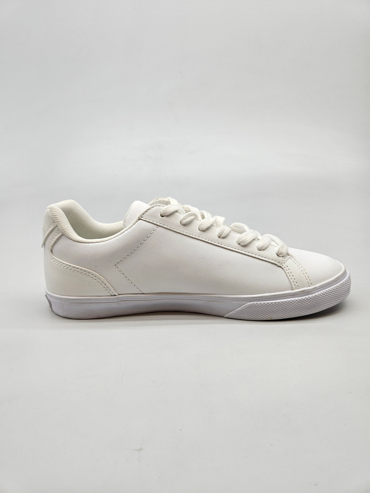LACOSTE NOVI ORIGINAL PATIKI BR 39