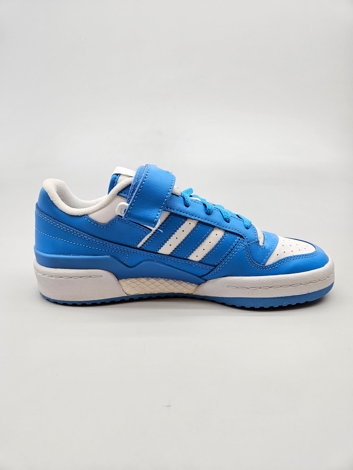 ADIDAS NOVI ORIGINAL PATIKI BR 40