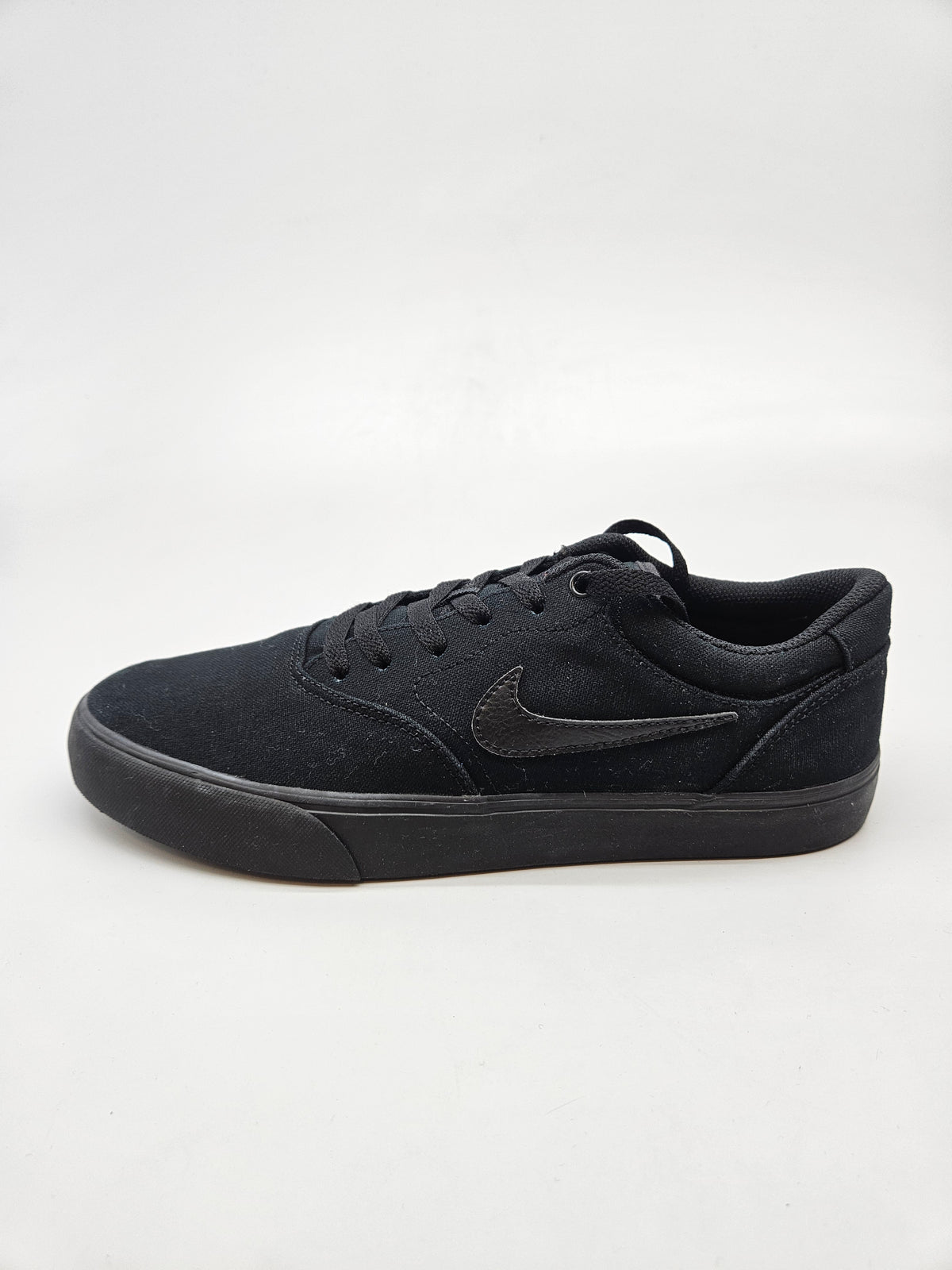NIKE NOVI ORIGINAL PATIKI BR 42.5