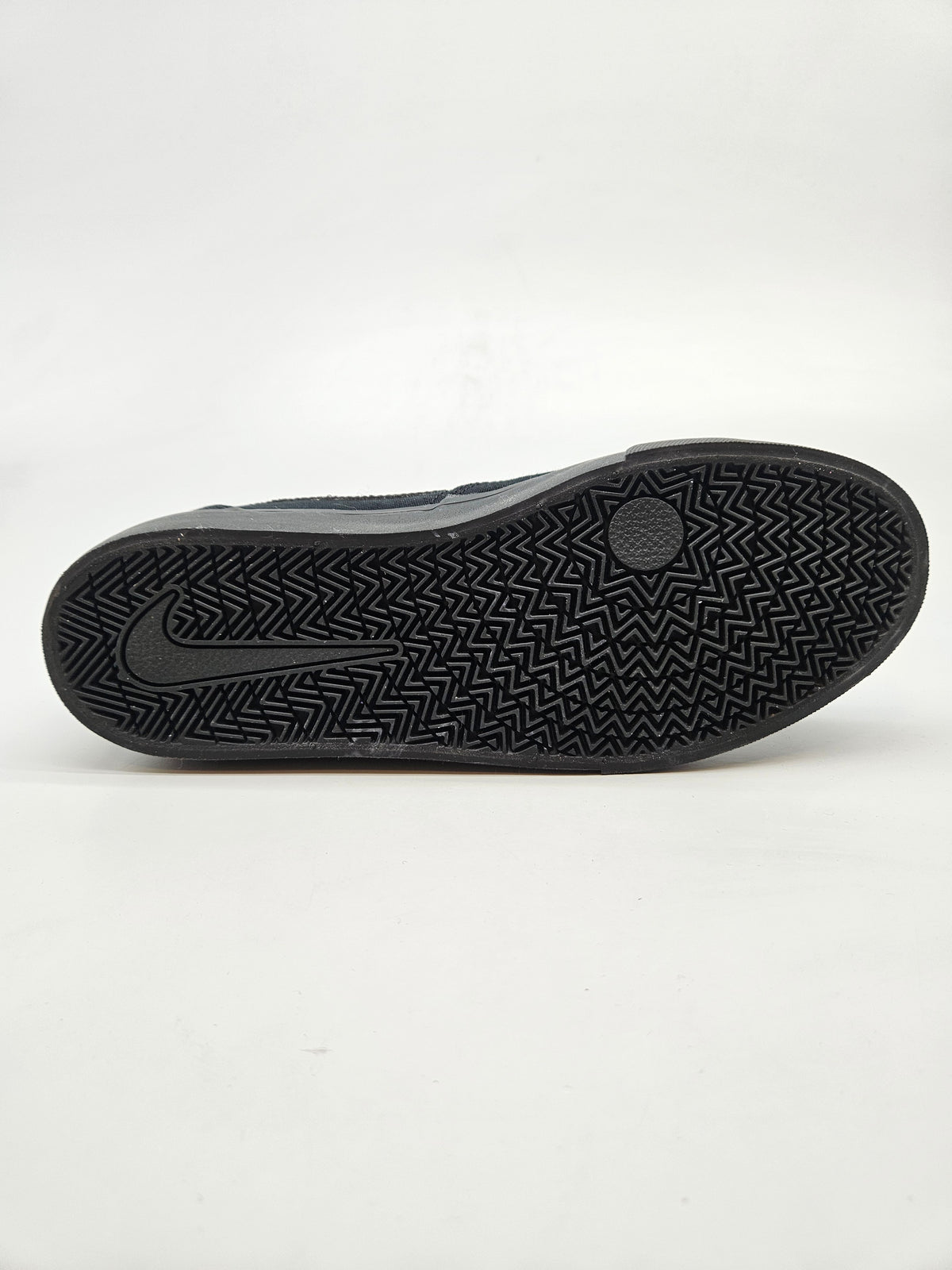 NIKE NOVI ORIGINAL PATIKI BR 42.5