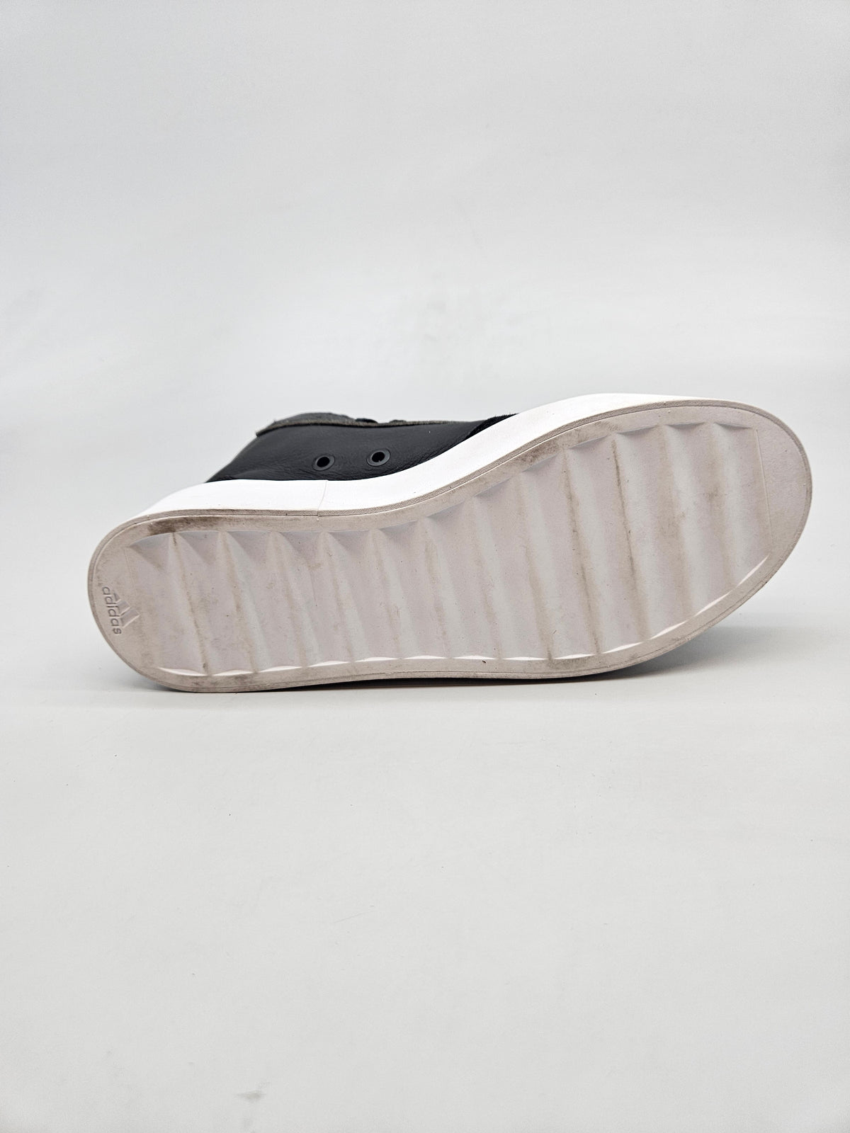 ADIDAS NOVI ORIGINAL PATIKI BR 39