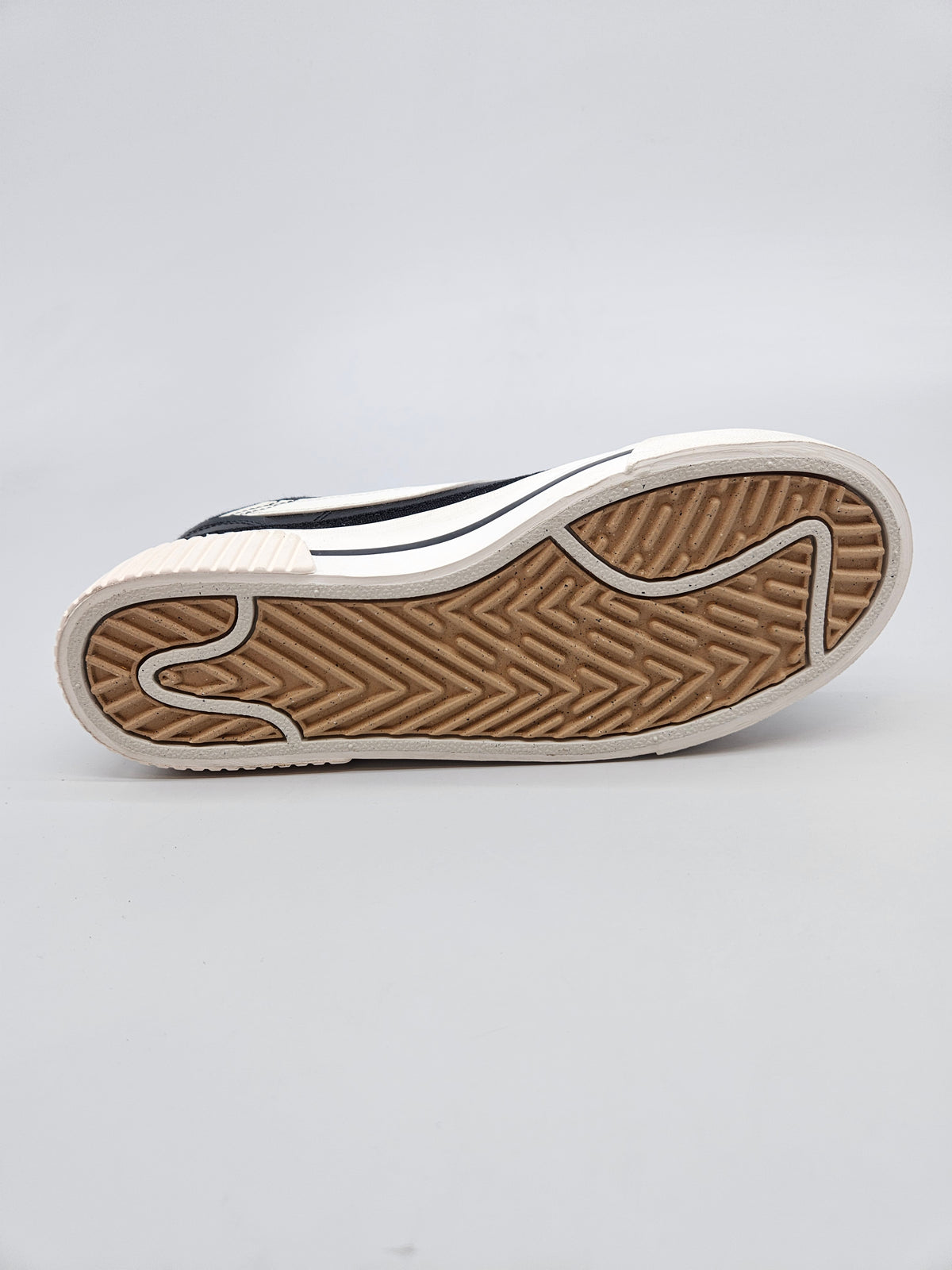NIKE NOVI ORIGINAL PATIKI BR 38.5