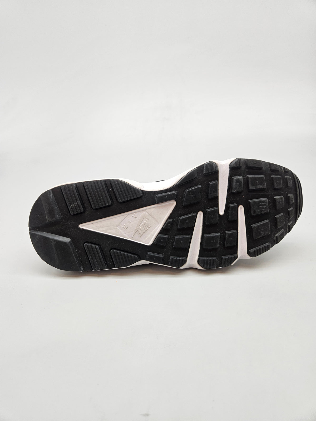 NIKE NOVI ORIGINAL PATIKI BR 39