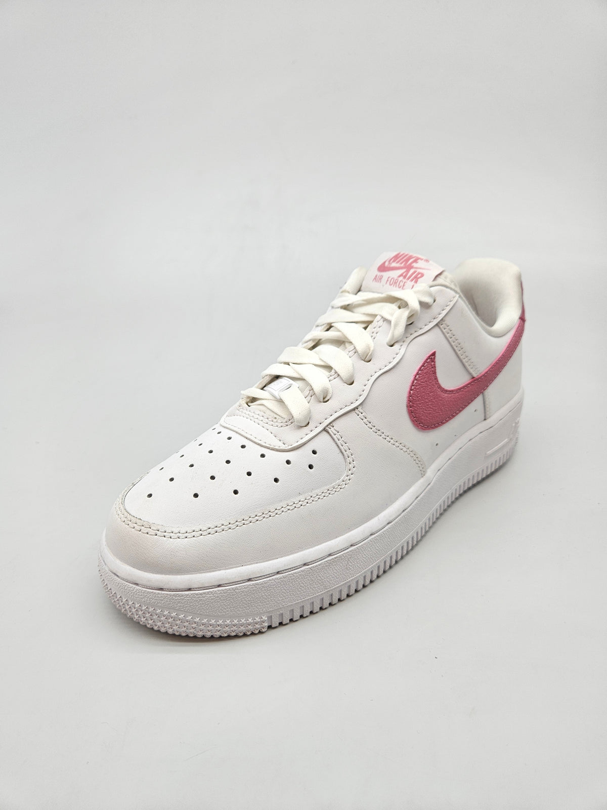NIKE NOVI ORIGINAL PATIKI BR 38.5