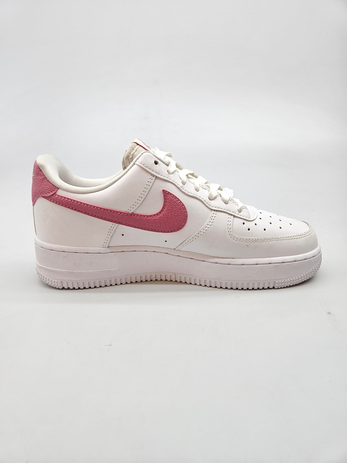 NIKE NOVI ORIGINAL PATIKI BR 38.5
