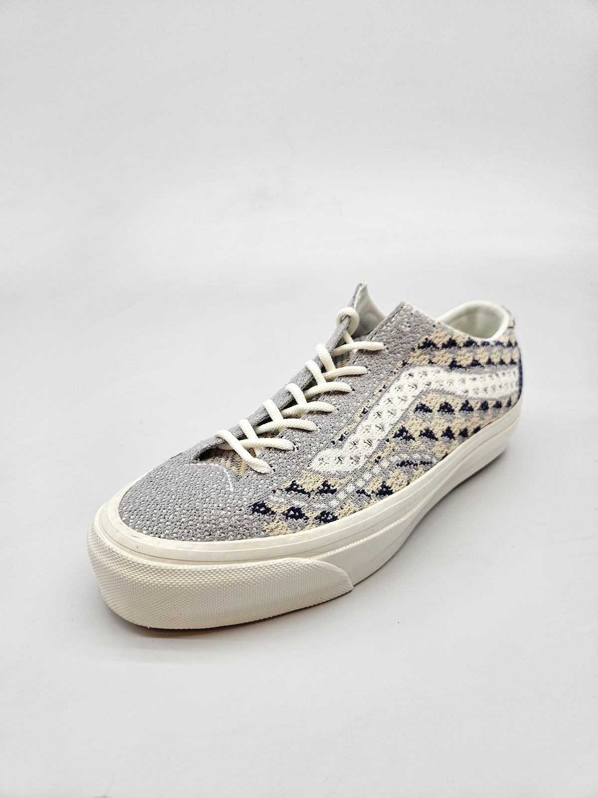 VANS NOVI ORIGINAL PATIKI BR 38.5