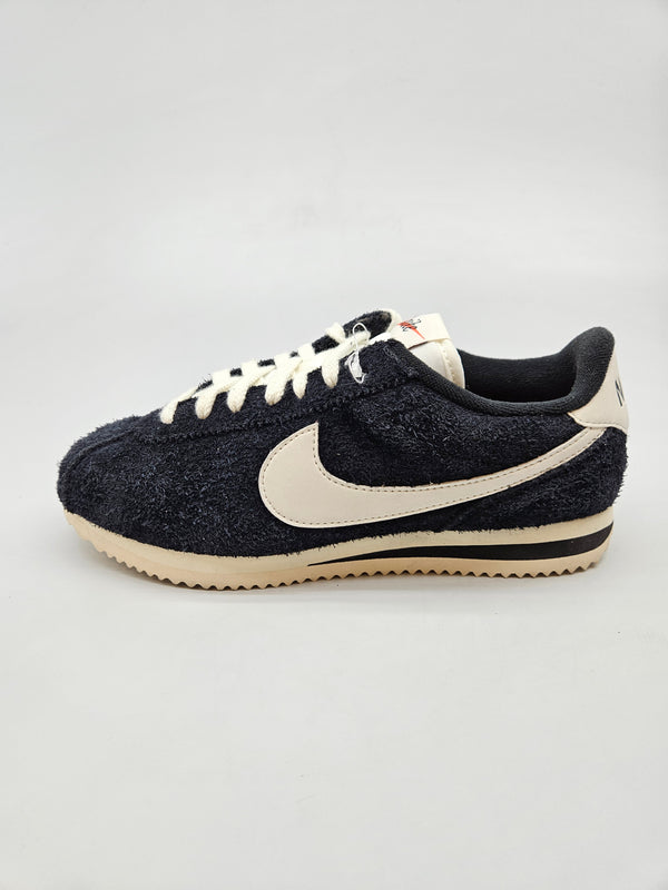 NIKE NOVI ORIGINAL PATIKI BR 37.5