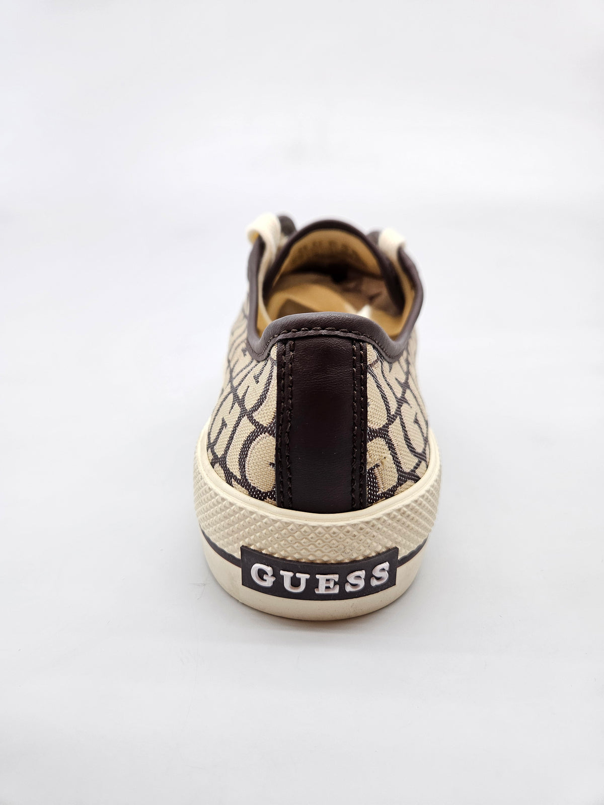 GUESS NOVI ORIGINAL PATIKI BR 38