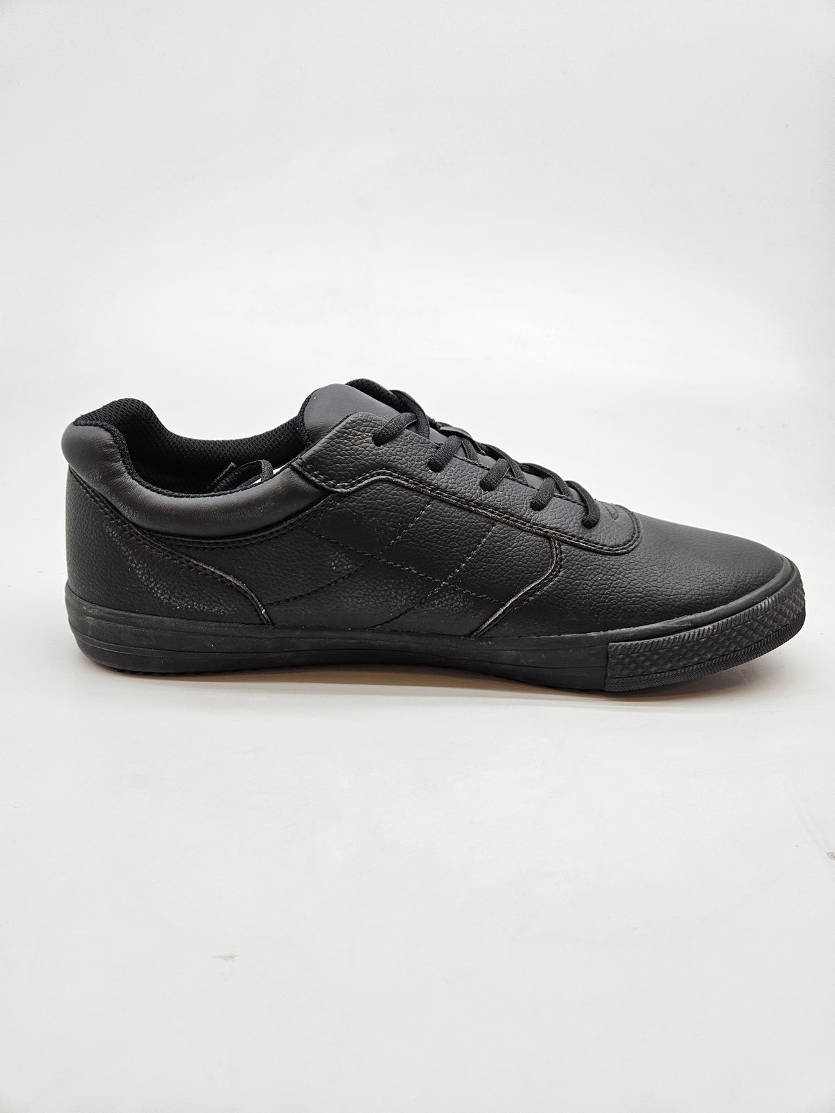 BATA NOVI ORIGINAL PATIKI BR 44