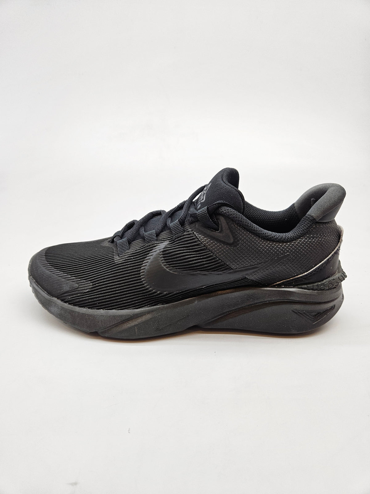 NIKE NOVI ORIGINAL PATIKI BR 37.5