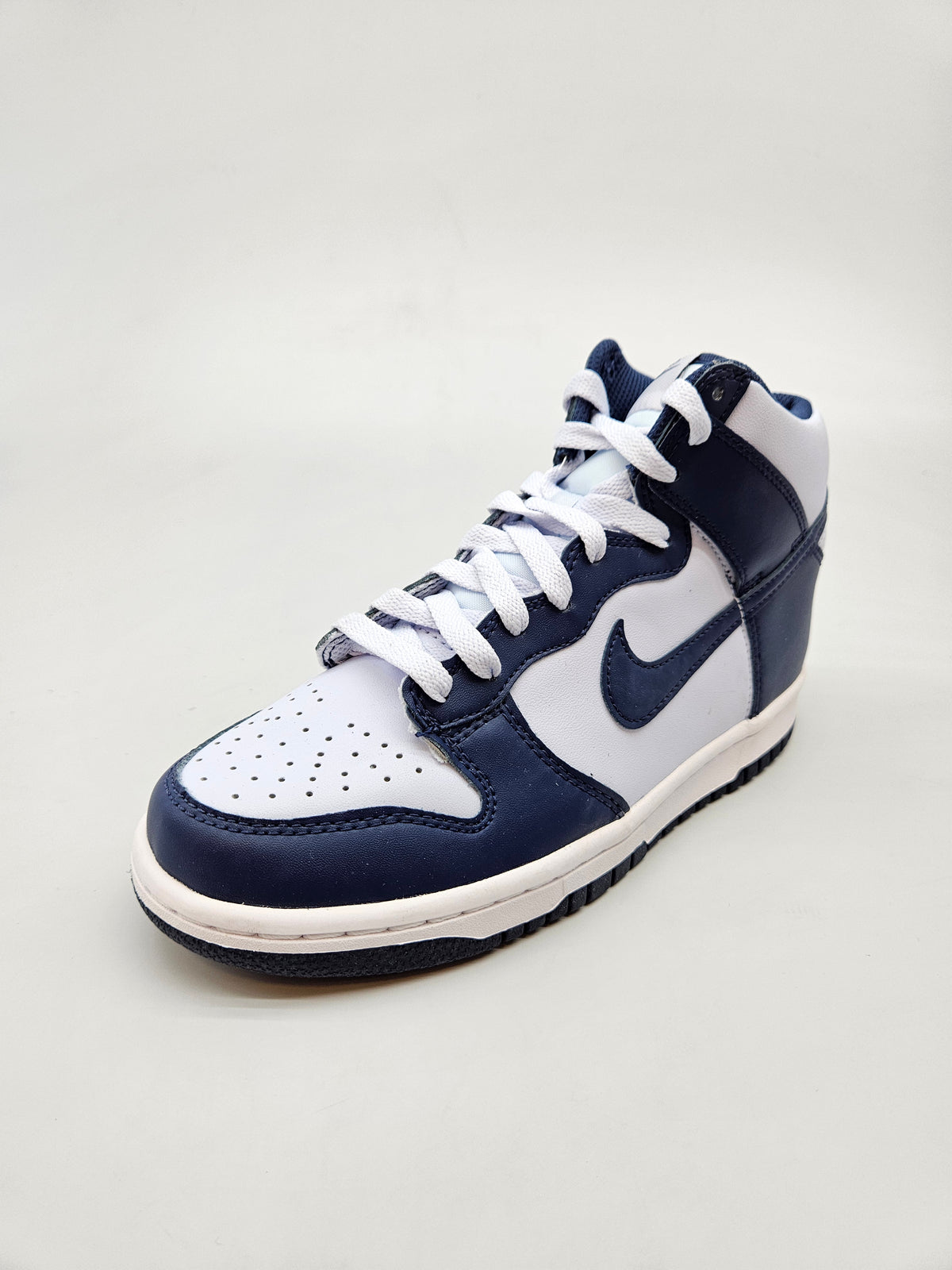 NIKE NOVI  ORIGINAL PATIKI BR 38
