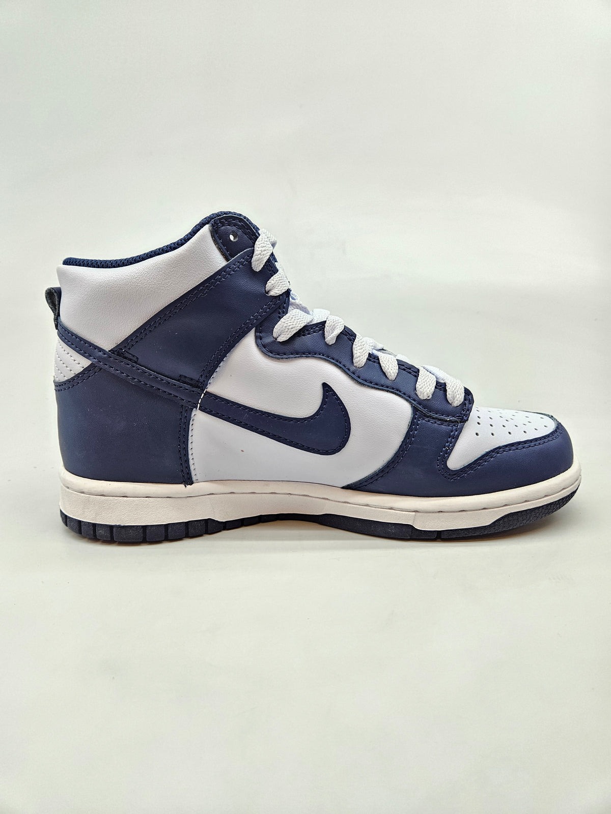 NIKE NOVI  ORIGINAL PATIKI BR 38