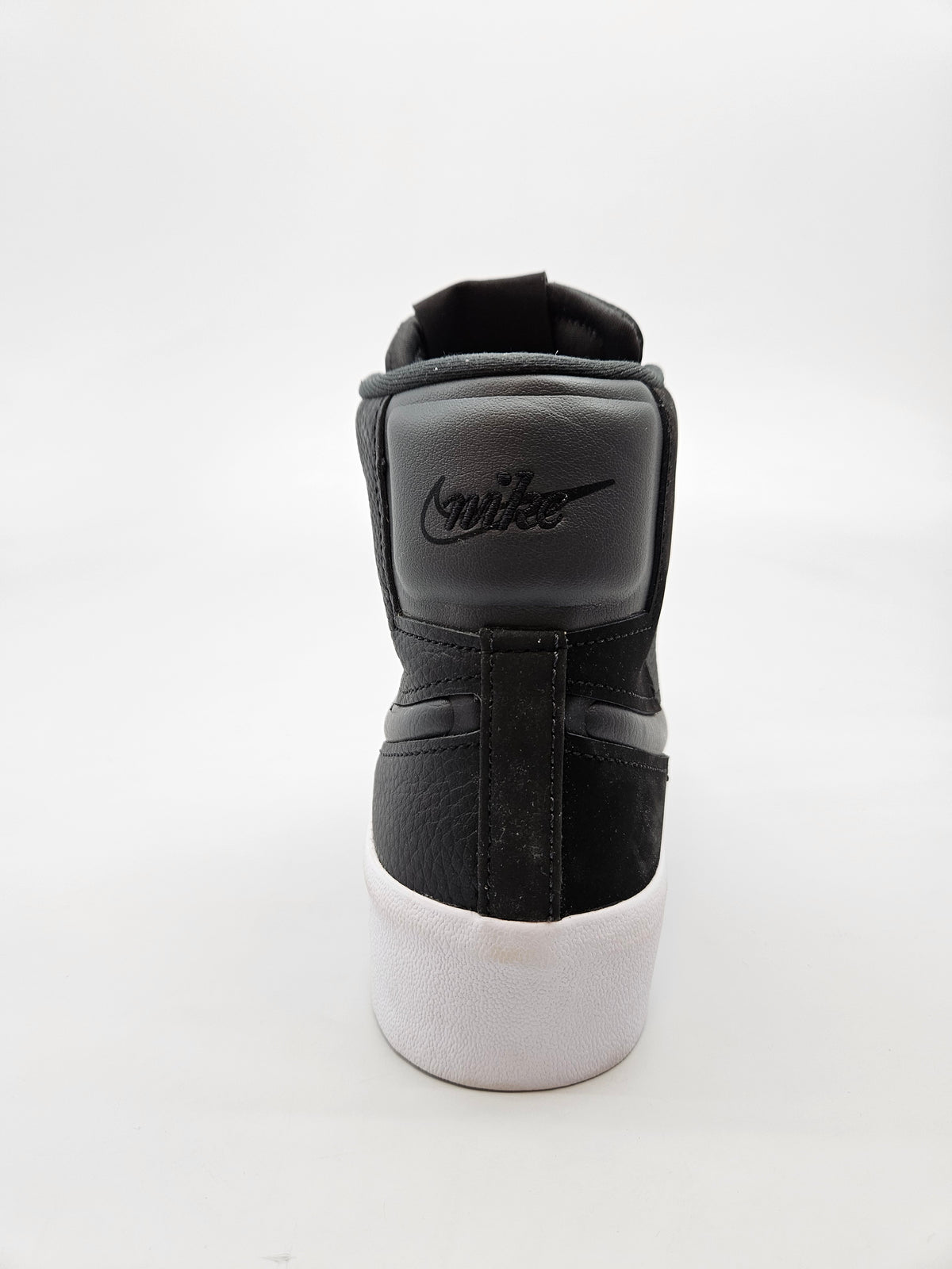NIKE NOVI ORIGINAL PATIKI BR 40.5